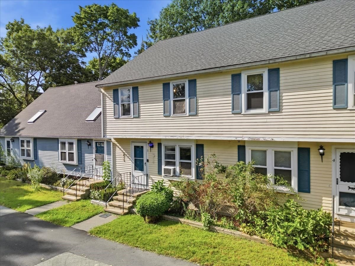 Condominium at 600 N Montello St # 3, Brockton MA 02301, Brockton, photo 2 of 24