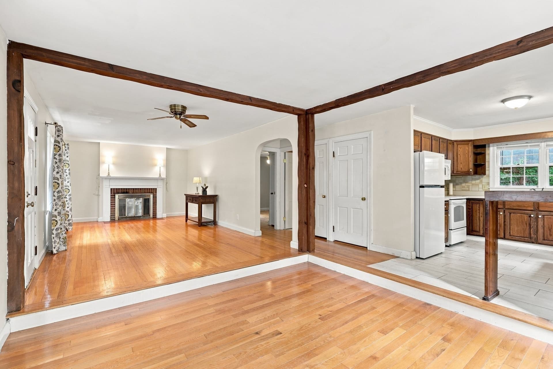 Single Family Residence at 37 Highland Avenue, Leominster MA 01453, photo 6 of 27