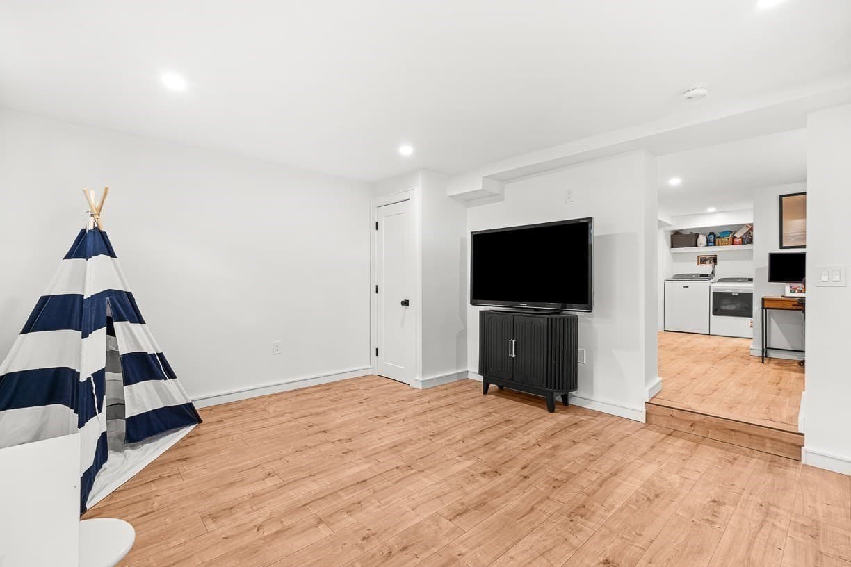 Single Family Residence at 57 Glendale Ave, Melrose MA 02176, Melrose, photo 33 of 42