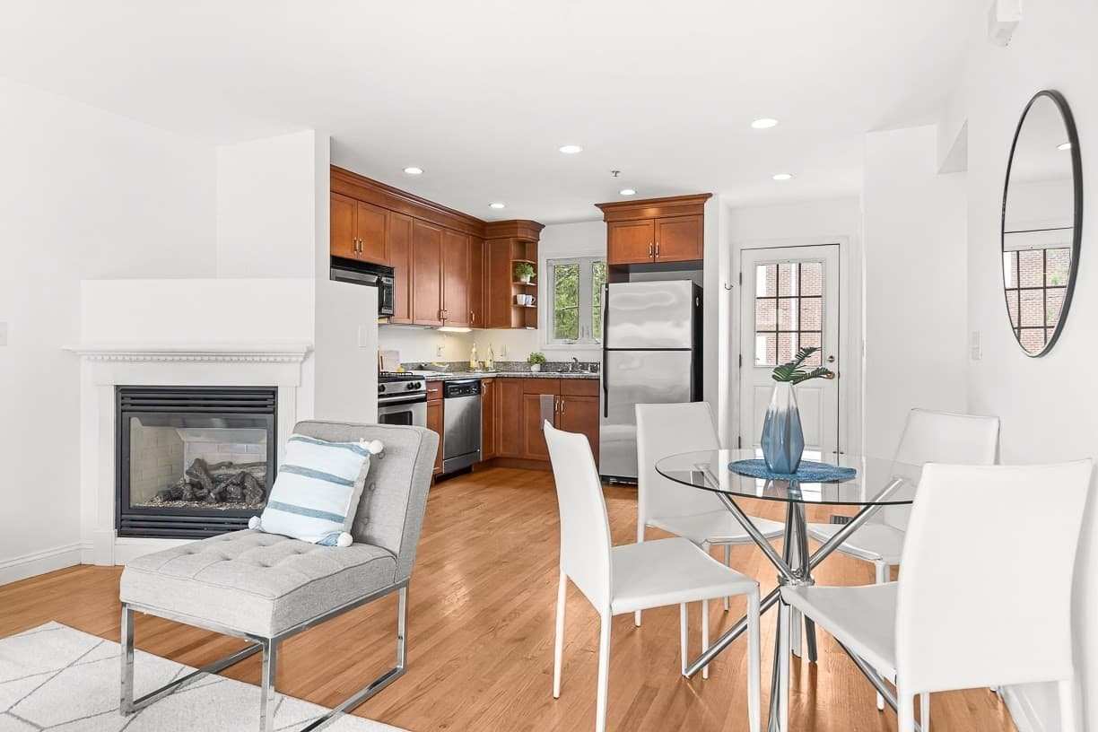 Condominium at 37 Pond St # 1, Waltham MA 02451, photo 6 of 21