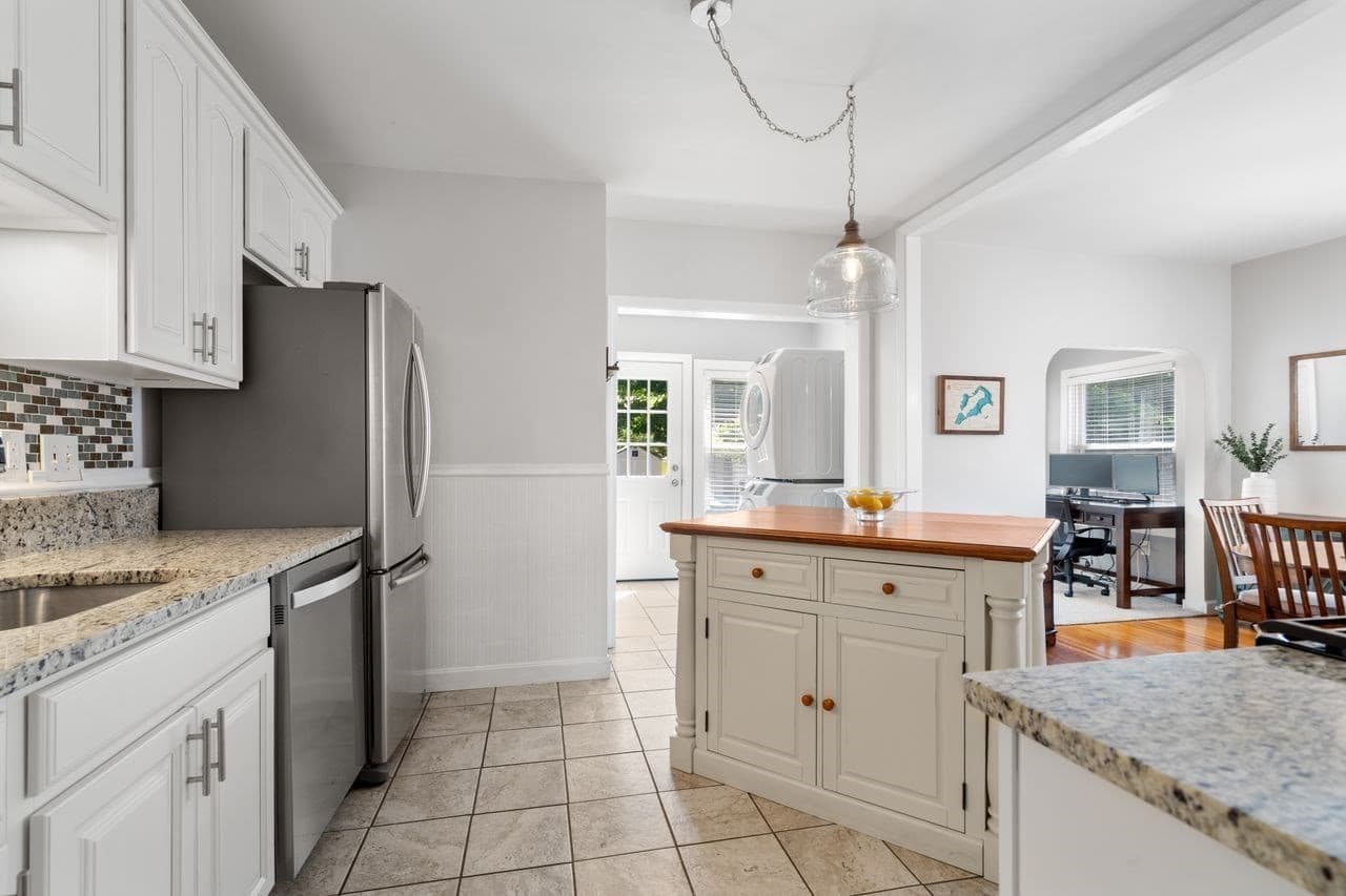 Condominium at 9 Tappan St # 9, Melrose MA 02176, Melrose, photo 9 of 22