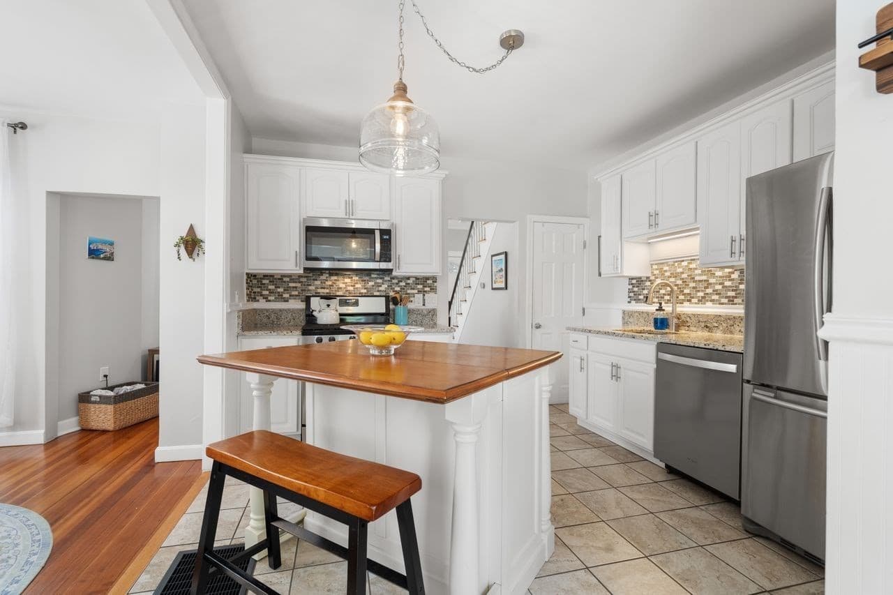 Condominium at 9 Tappan St # 9, Melrose MA 02176, Melrose, photo 10 of 22