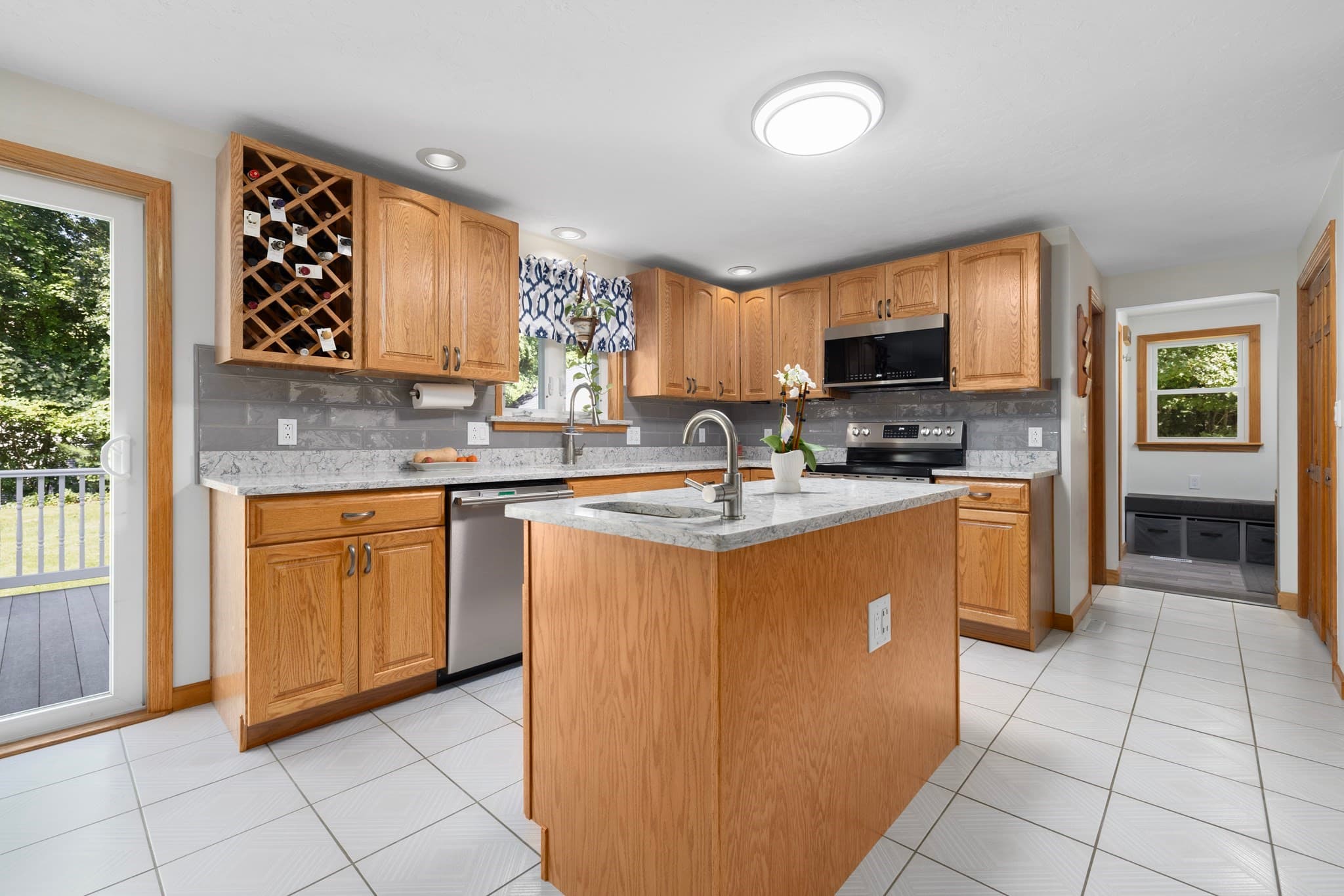 Single Family Residence at 7 Eagle Rock Dr, Millville MA 01529, Millville, photo 5 of 41