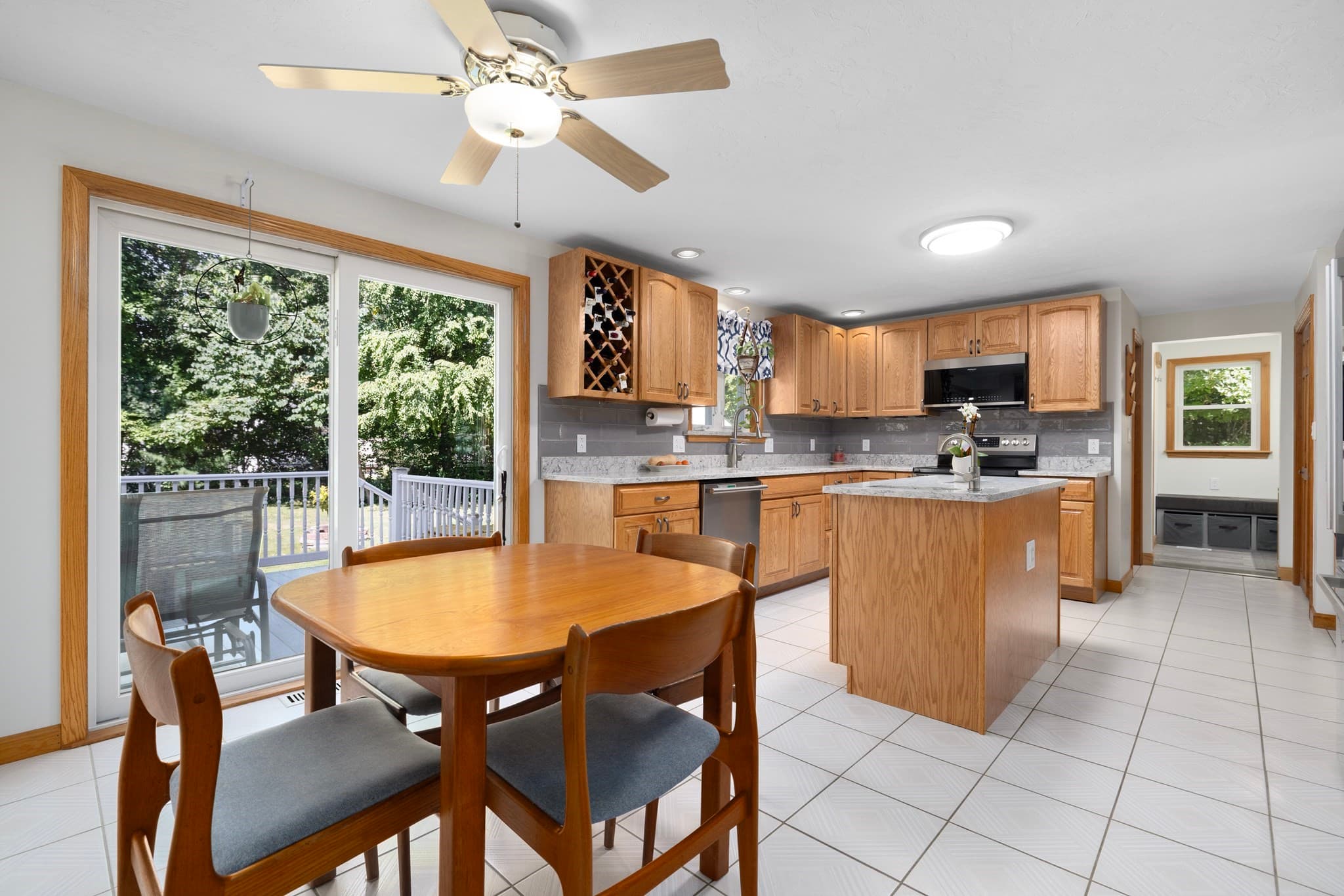 Single Family Residence at 7 Eagle Rock Dr, Millville MA 01529, Millville, photo 9 of 41
