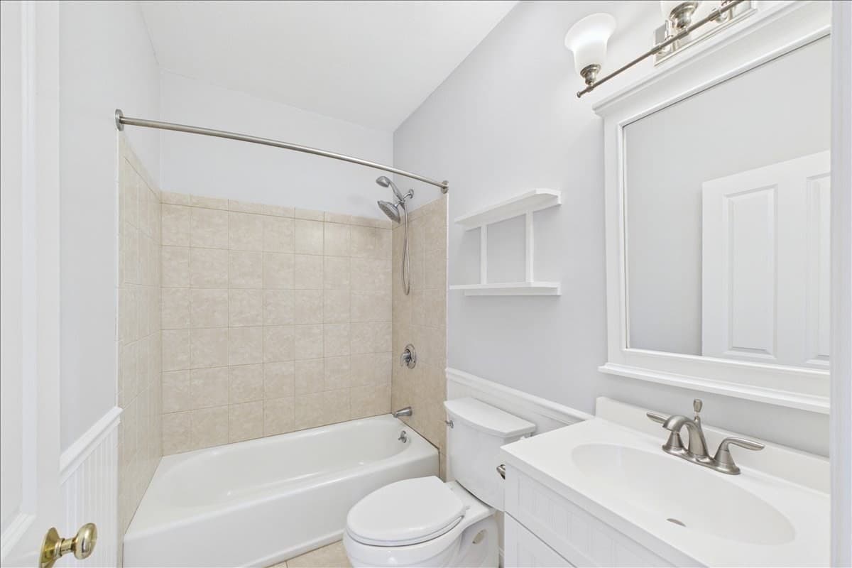 Condominium at 35A South St. # A, Medfield MA 02052, Medfield, photo 26 of 41