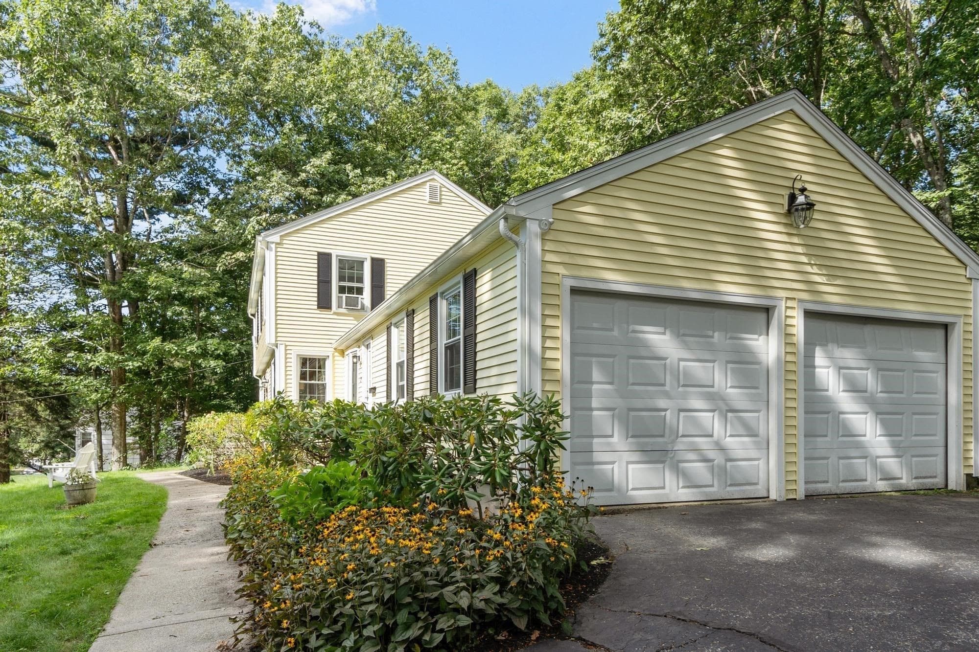 Single Family Residence at 2 Nipmuc Rd, Paxton MA 01612, Paxton, photo 3 of 39
