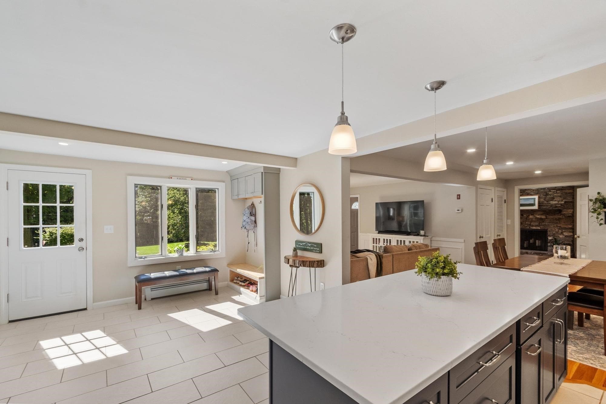 Single Family Residence at 2 Nipmuc Rd, Paxton MA 01612, Paxton, photo 5 of 39