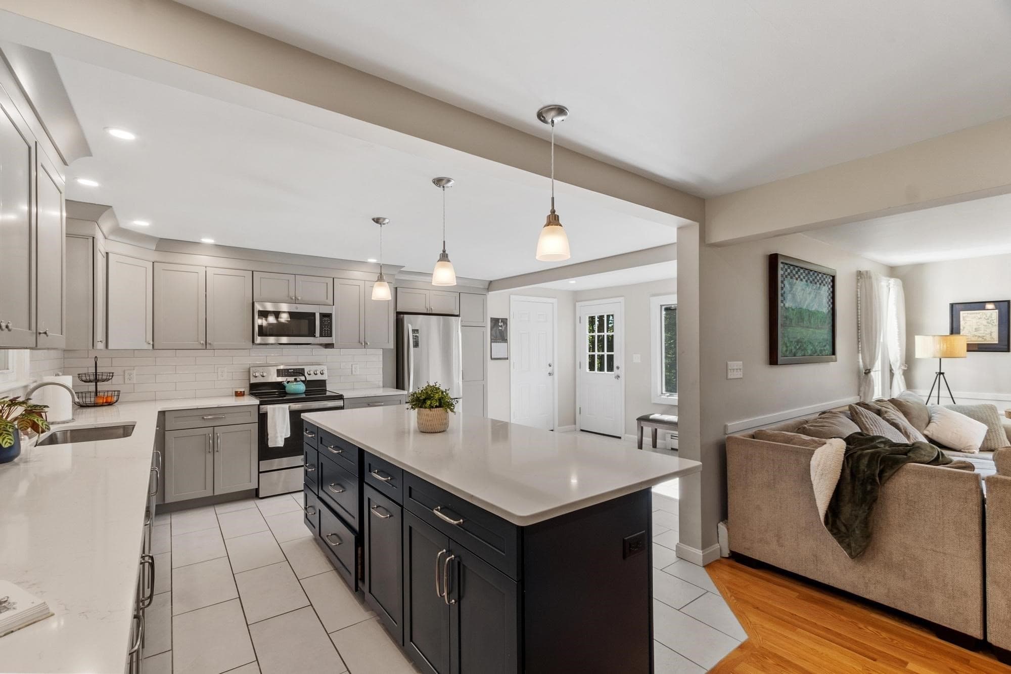 Single Family Residence at 2 Nipmuc Rd, Paxton MA 01612, Paxton, photo 8 of 39