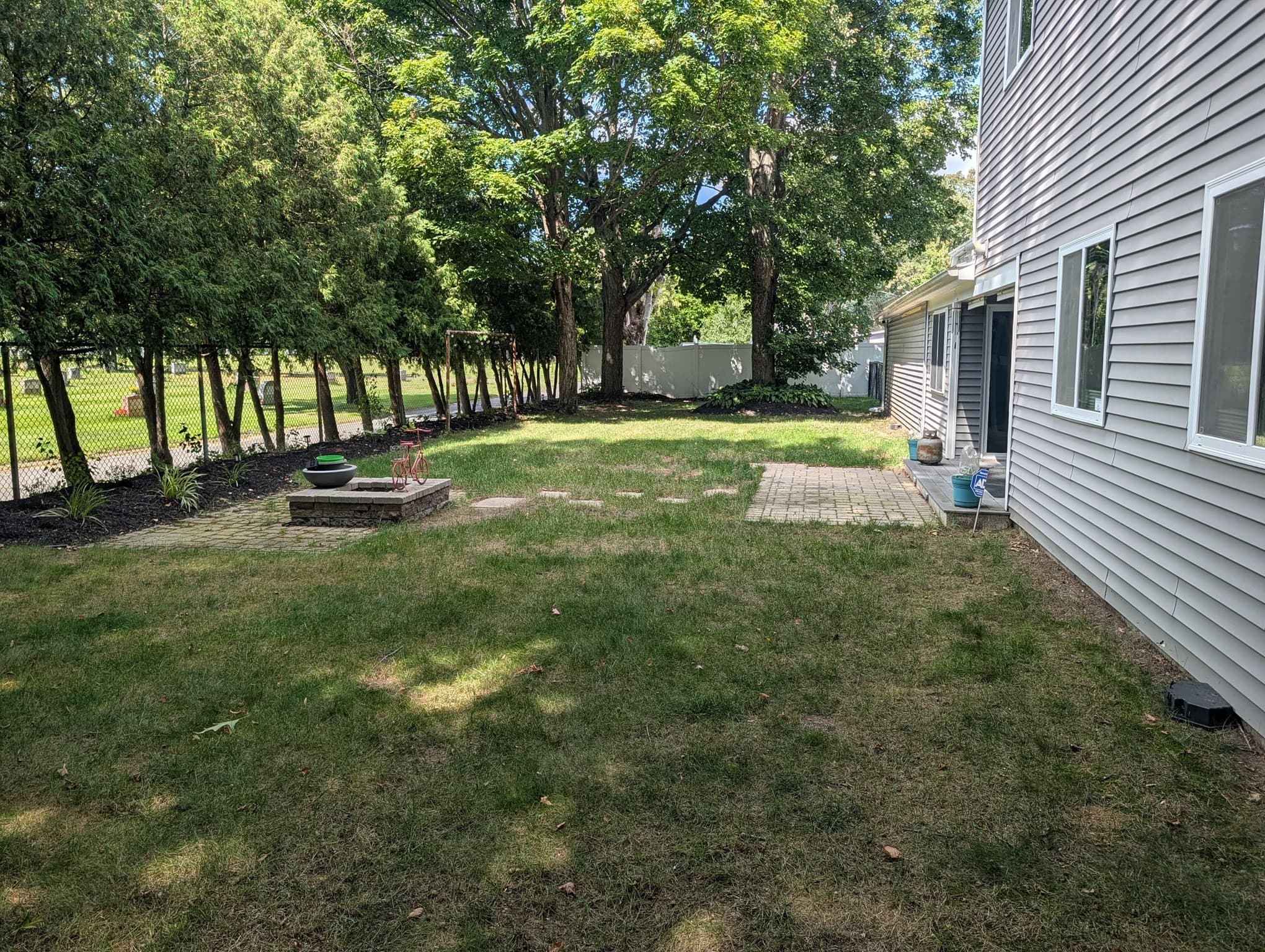 Single Family Residence at 192 Ambrose St, Springfield MA 01109, Springfield, photo 35 of 40