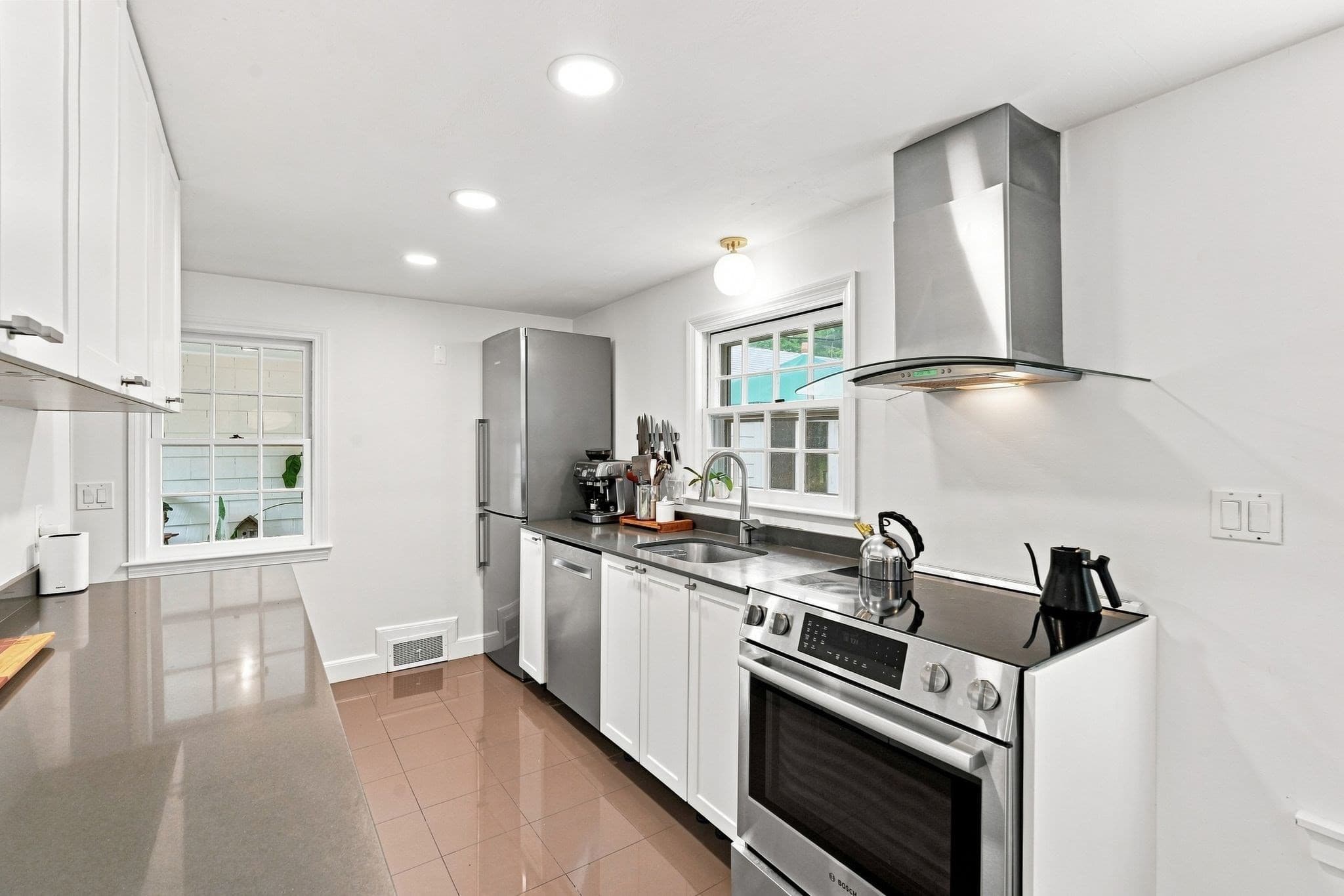 Single Family Residence at 52 Blue Hills Rd, Amherst MA 01002, Amherst, photo 12 of 40
