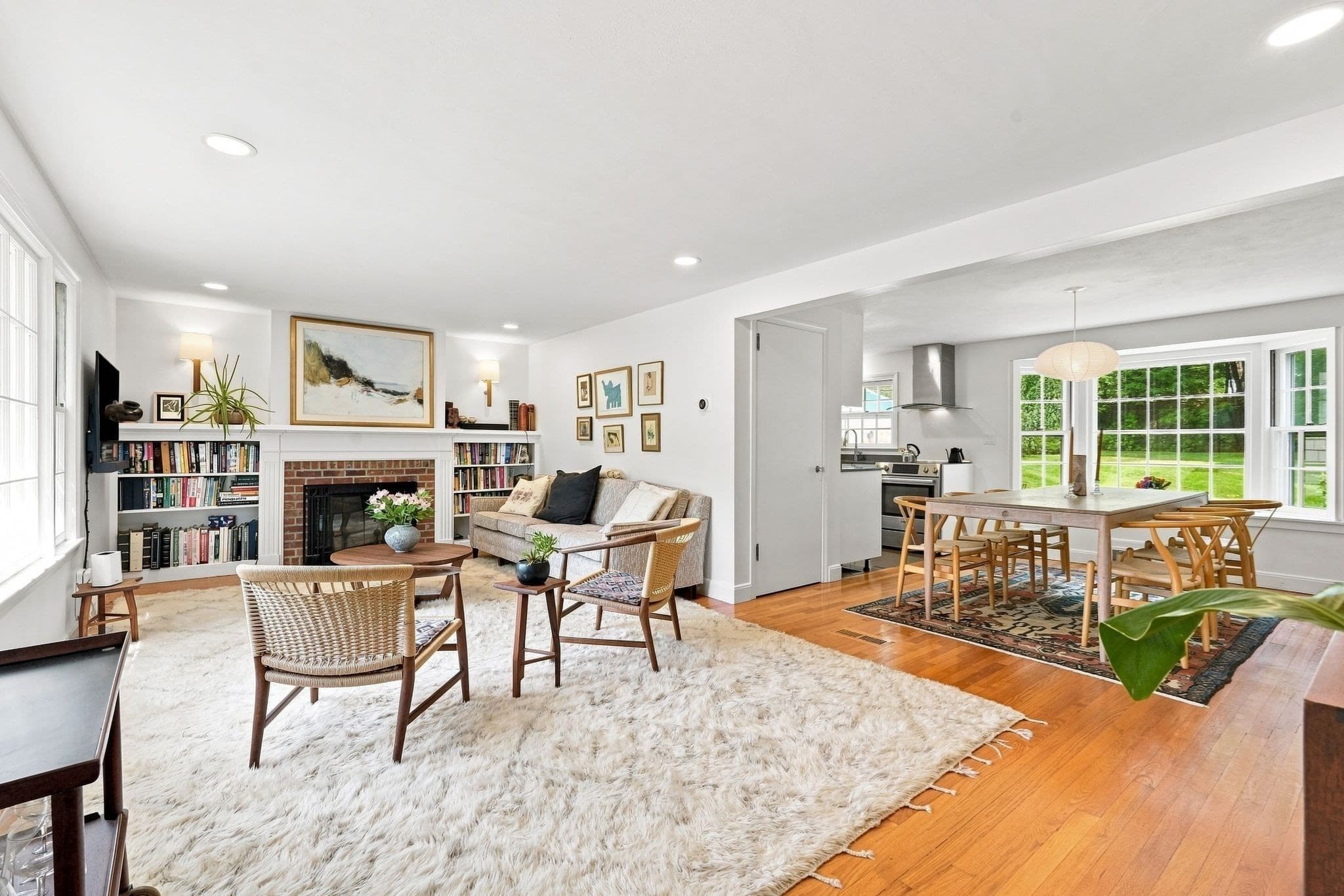 52 Blue Hills Rd, Amherst MA 01002