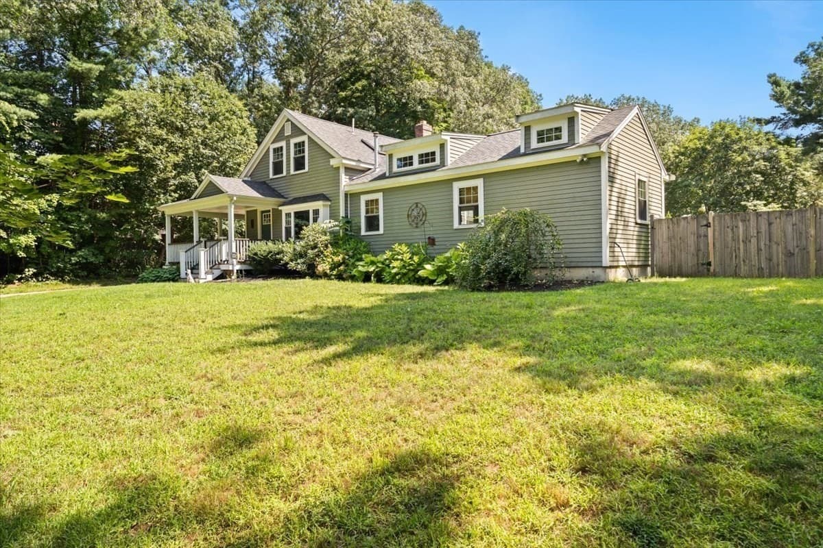 60 Rhode Island Rd, Lakeville MA 02347