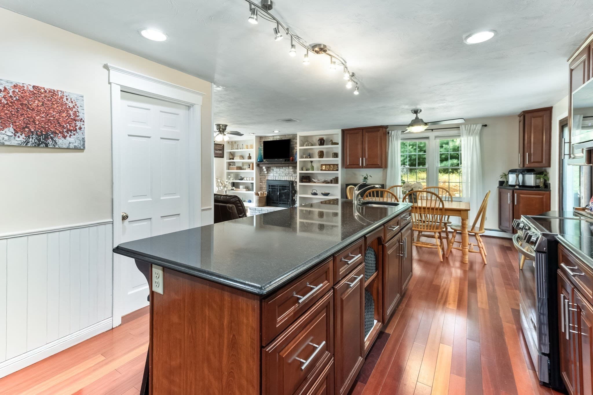Single Family Residence at 271 Cliff Drive, North Attleboro MA 02760, North Attleboro, photo 7 of 26