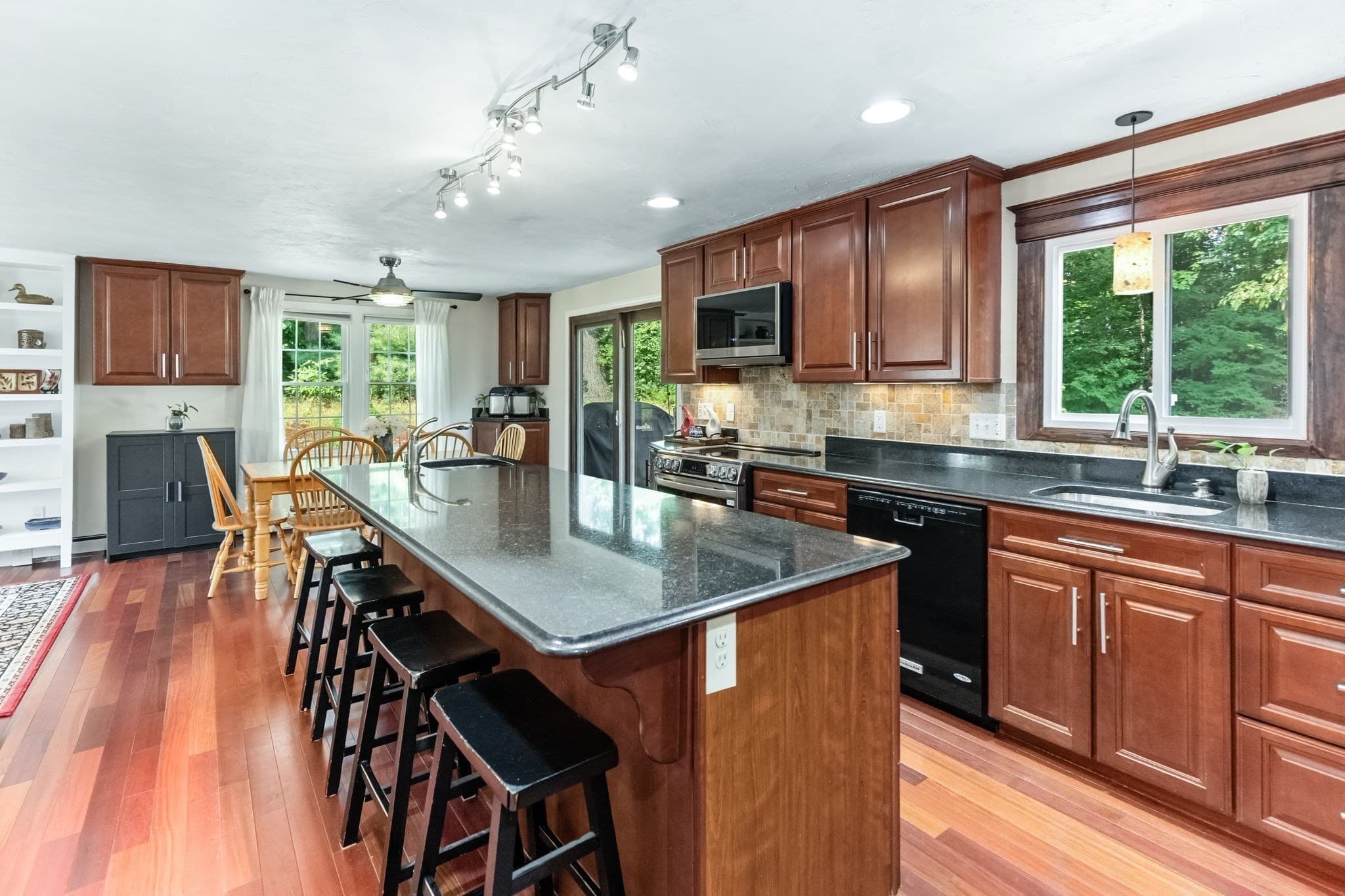 Single Family Residence at 271 Cliff Drive, North Attleboro MA 02760, North Attleboro, photo 8 of 26