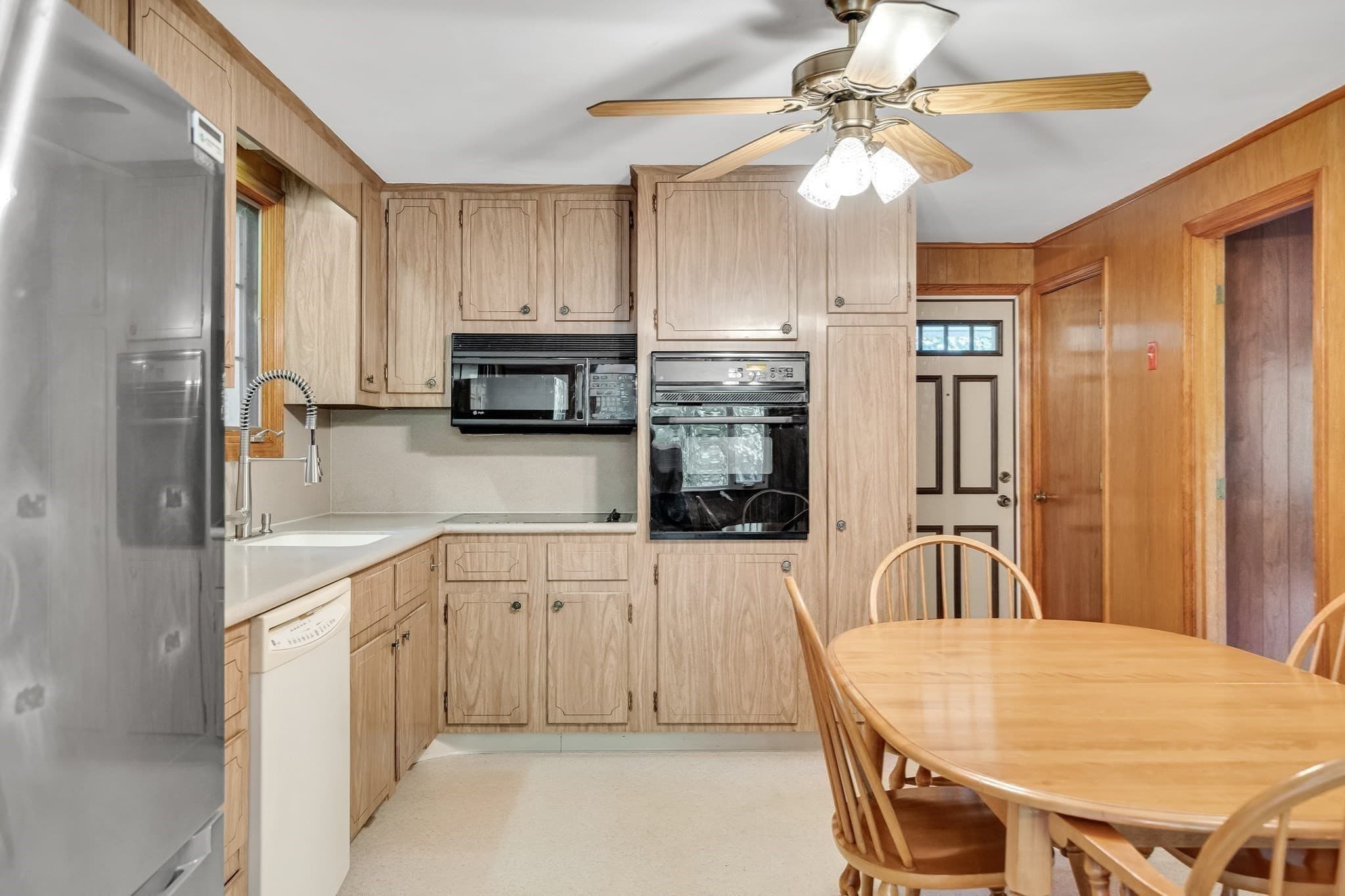 Single Family Residence at 6 Longhill Road, Lynn MA 01904, Lynn, photo 12 of 30
