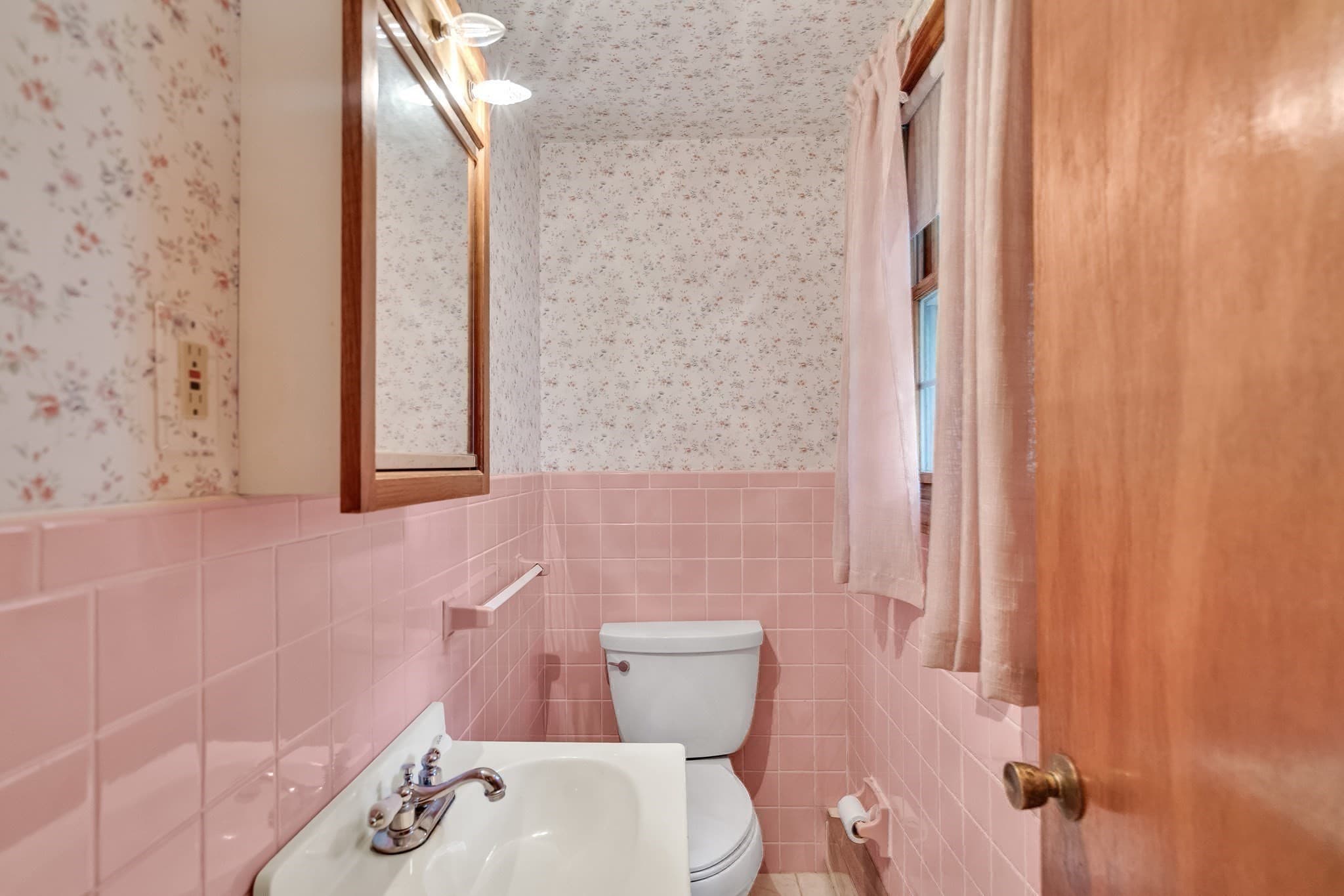 Single Family Residence at 6 Longhill Road, Lynn MA 01904, Lynn, photo 15 of 30