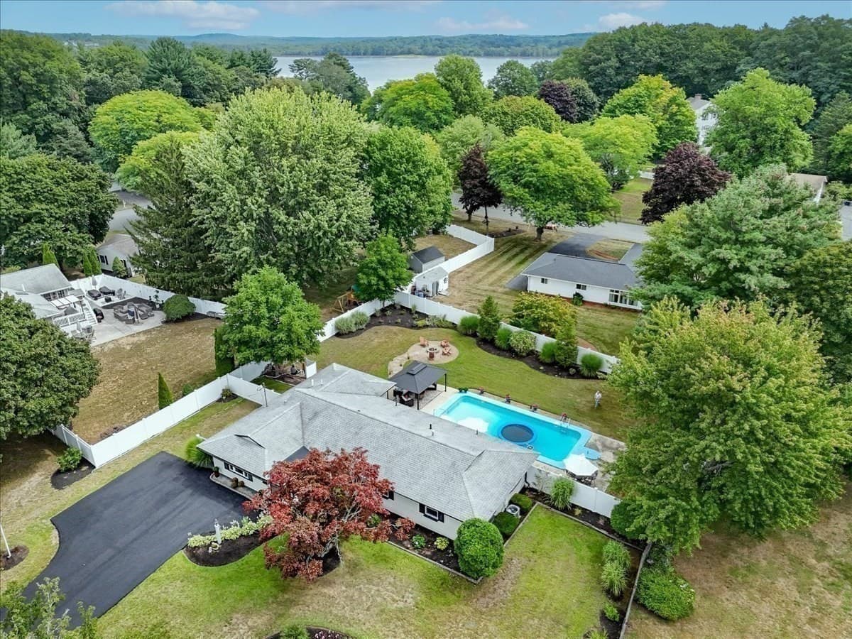 9 Algonquin Road, Danvers MA 01923
