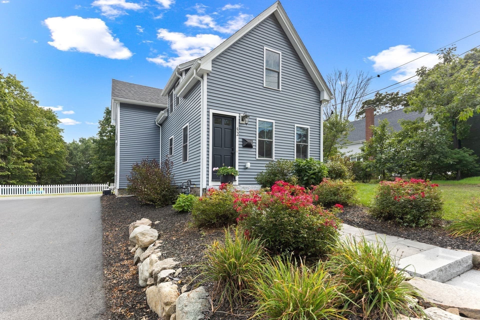 Single Family Residence at 52 Lincoln Street, Easton MA 02356, photo 2 of 38