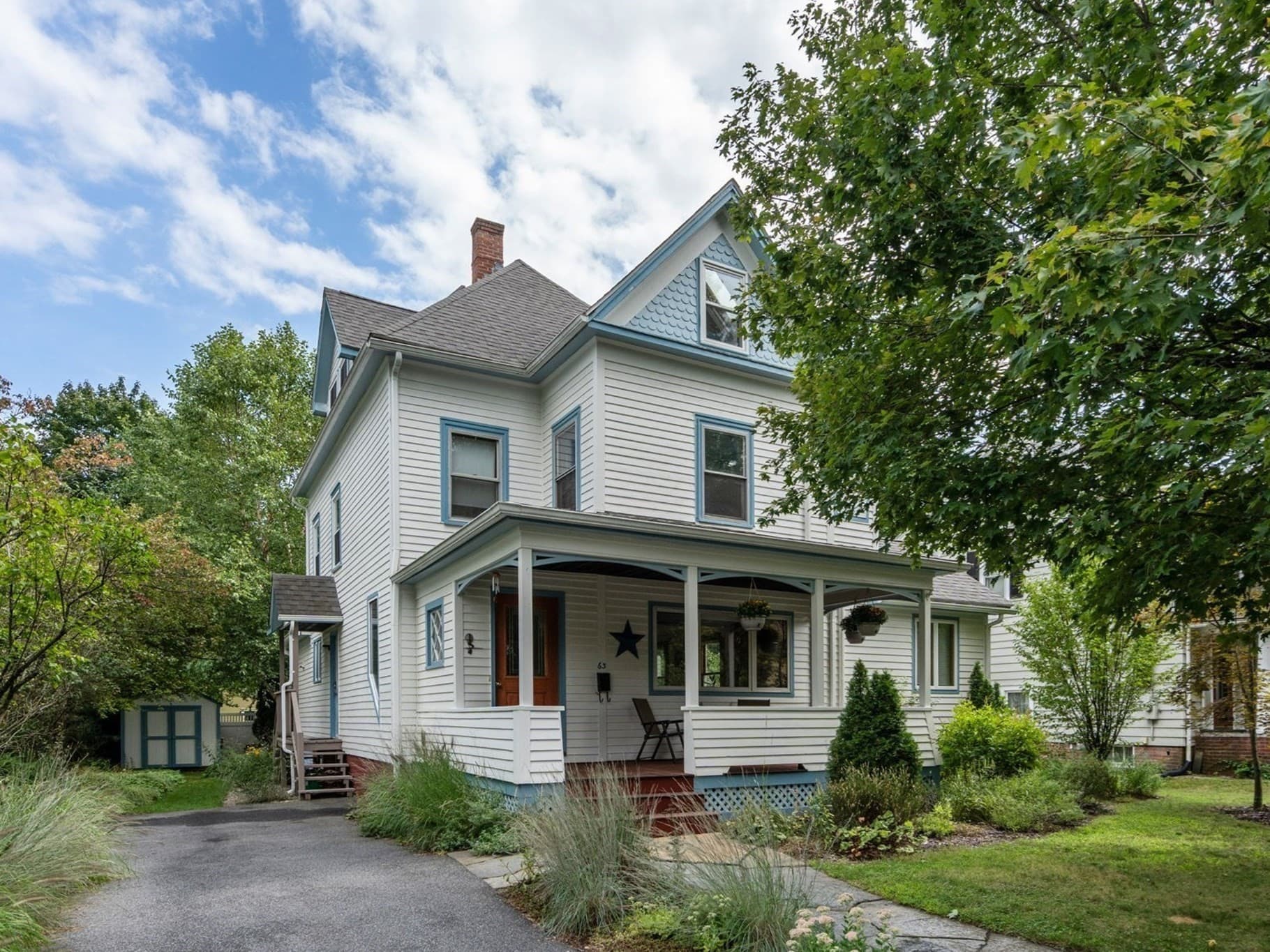 63 Massasoit St, Northampton MA 01060