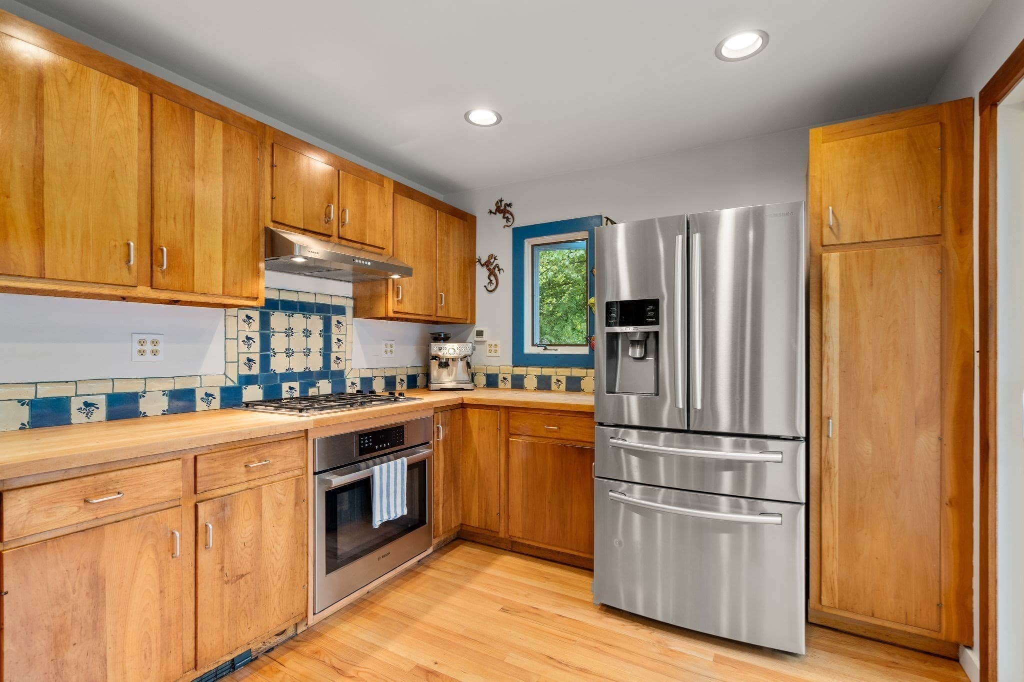 Single Family Residence at 63 Massasoit St, Northampton MA 01060, Northampton, photo 4 of 42