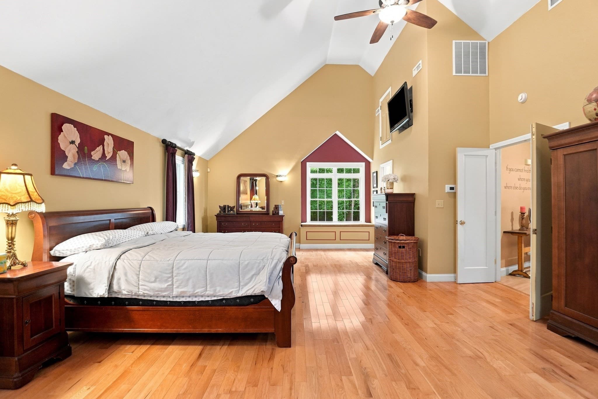 Single Family Residence at 975 Hanover St, Hanover MA 02339, Hanover, photo 6 of 40