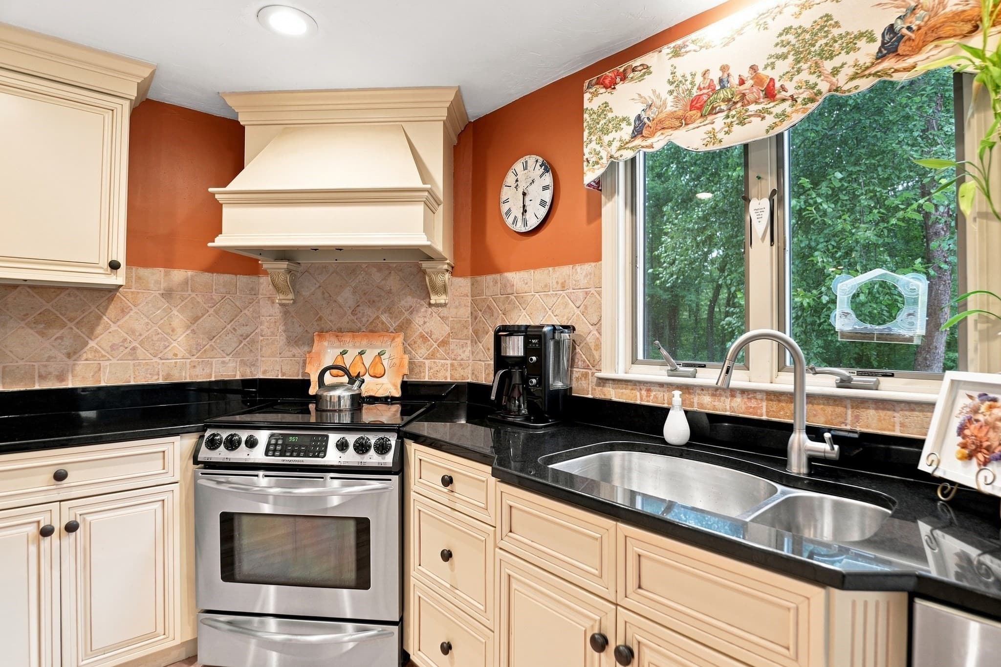 Single Family Residence at 975 Hanover St, Hanover MA 02339, Hanover, photo 12 of 40