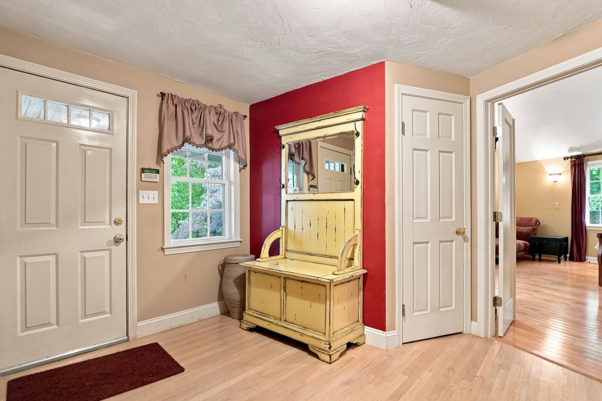 Single Family Residence at 975 Hanover St, Hanover MA 02339, Hanover, photo 3 of 40