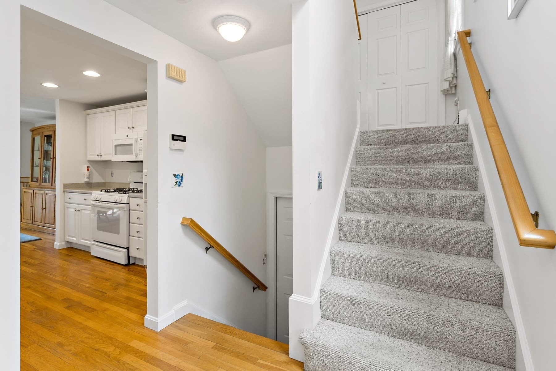 Single Family Residence at 82 Falling Leaf Ln, Barnstable MA 02655, Barnstable, photo 3 of 39