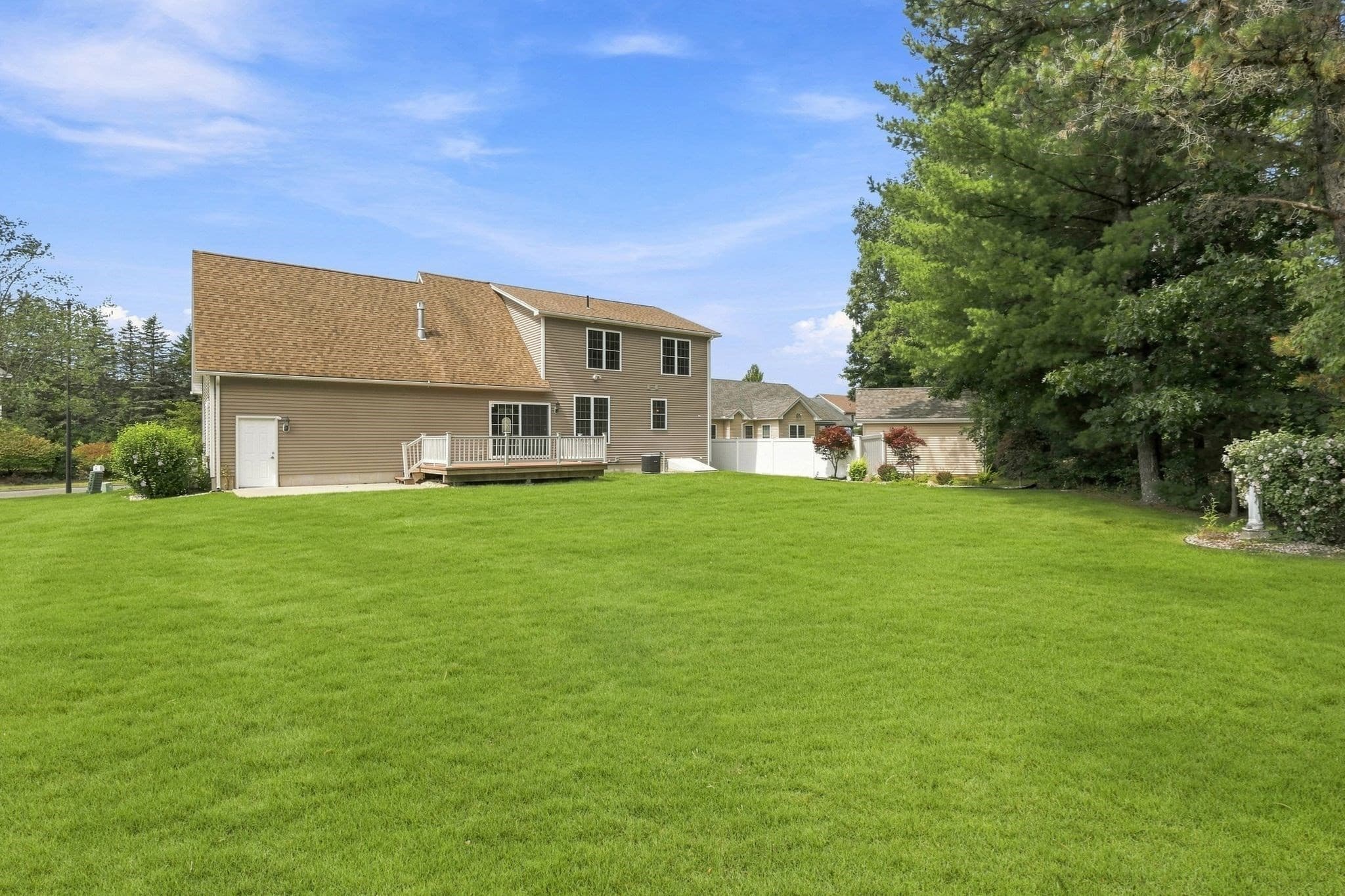 Single Family Residence at 33 Caddyshack Dr, Chicopee MA 01020, Chicopee, photo 42 of 42