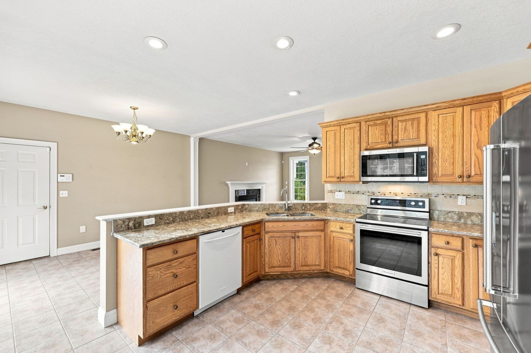 Single Family Residence at 33 Caddyshack Dr, Chicopee MA 01020, Chicopee, photo 13 of 42