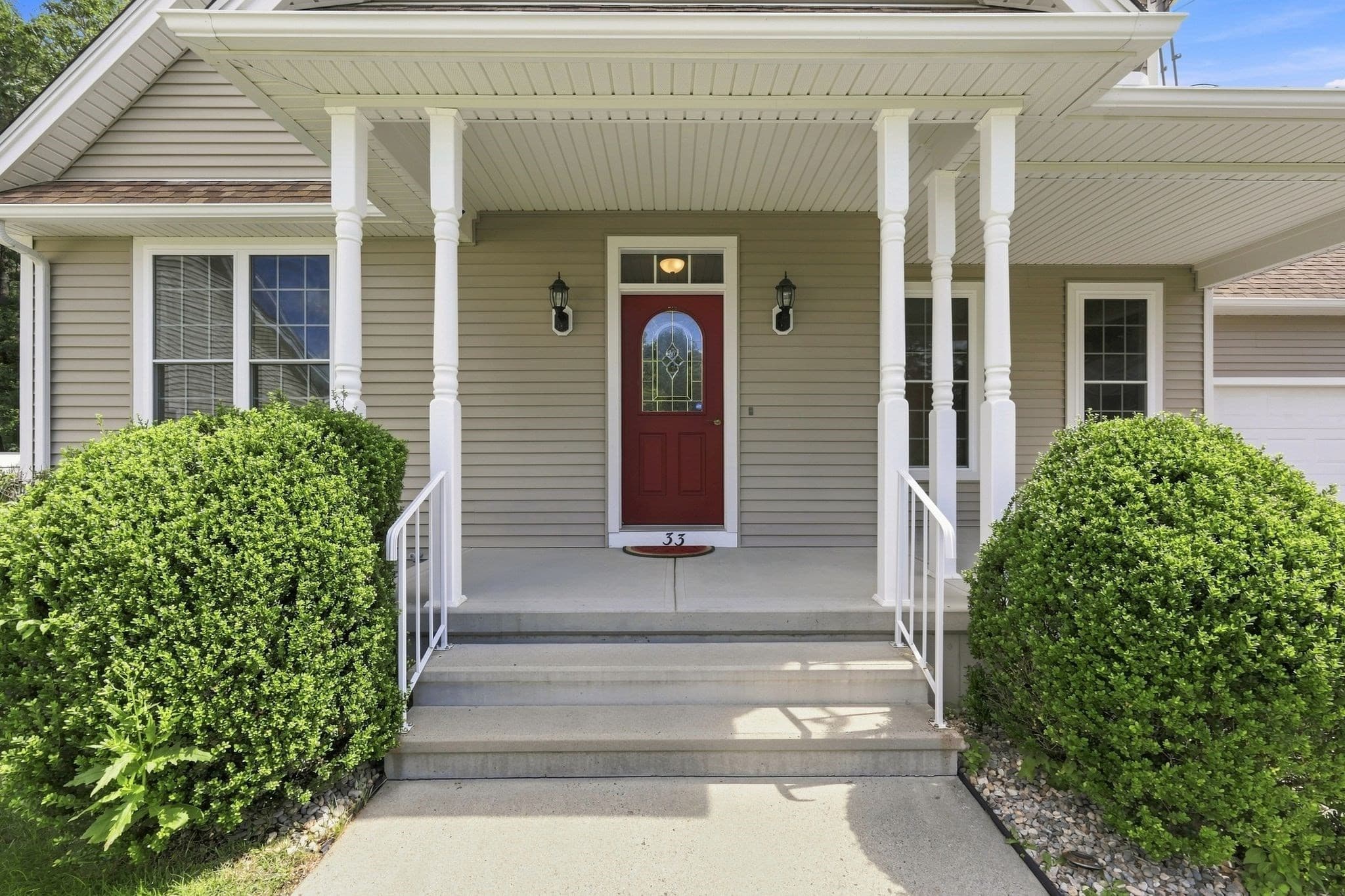 Single Family Residence at 33 Caddyshack Dr, Chicopee MA 01020, Chicopee, photo 4 of 42