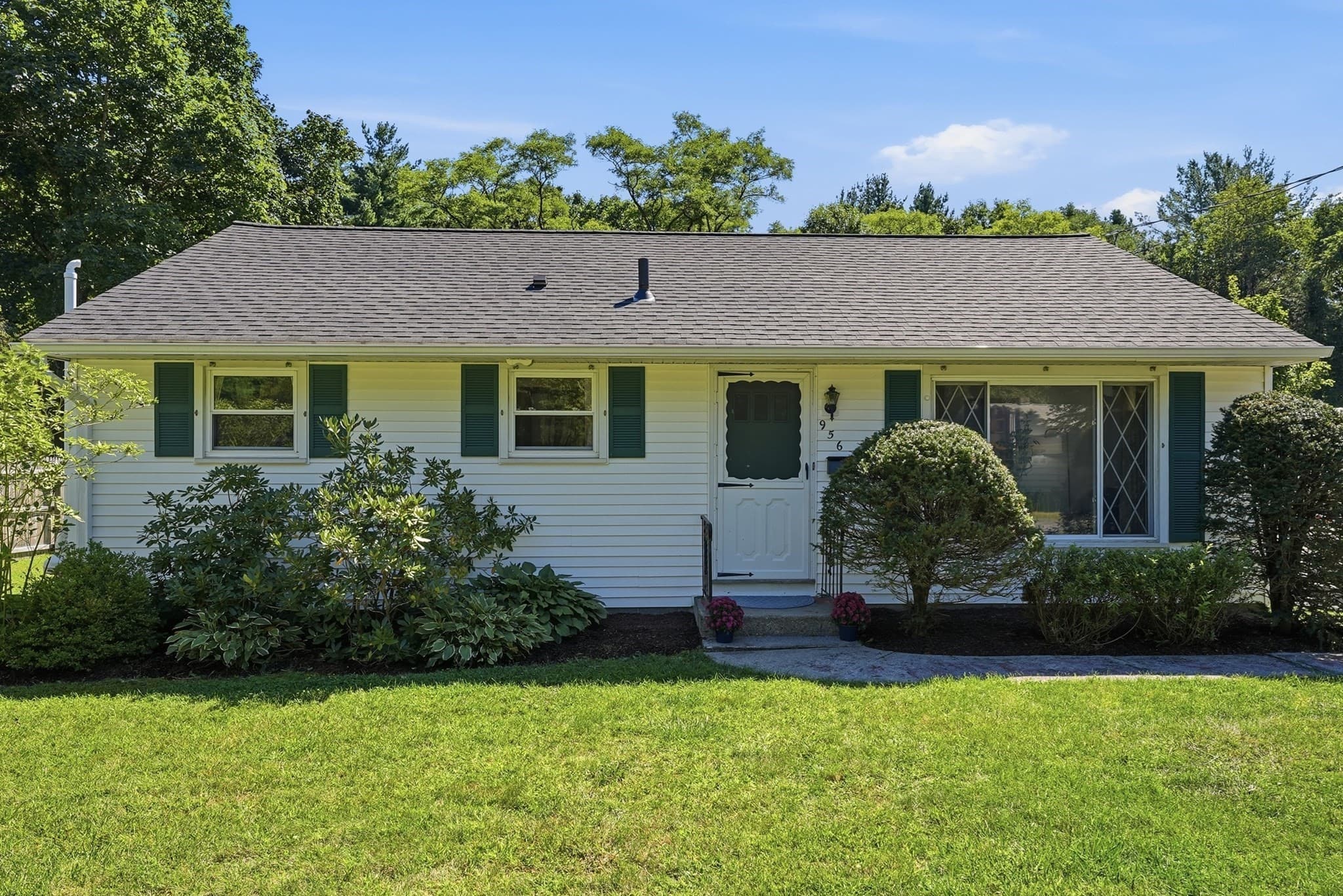 956 Ryan Rd, Northampton MA 01062