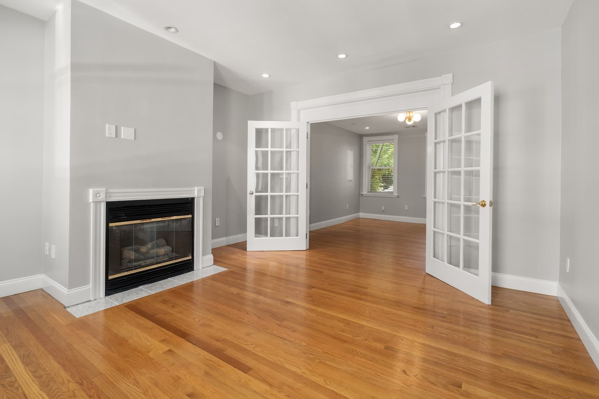 Condominium at 93 Baldwin St # 1, Boston MA 02129, photo 4 of 12