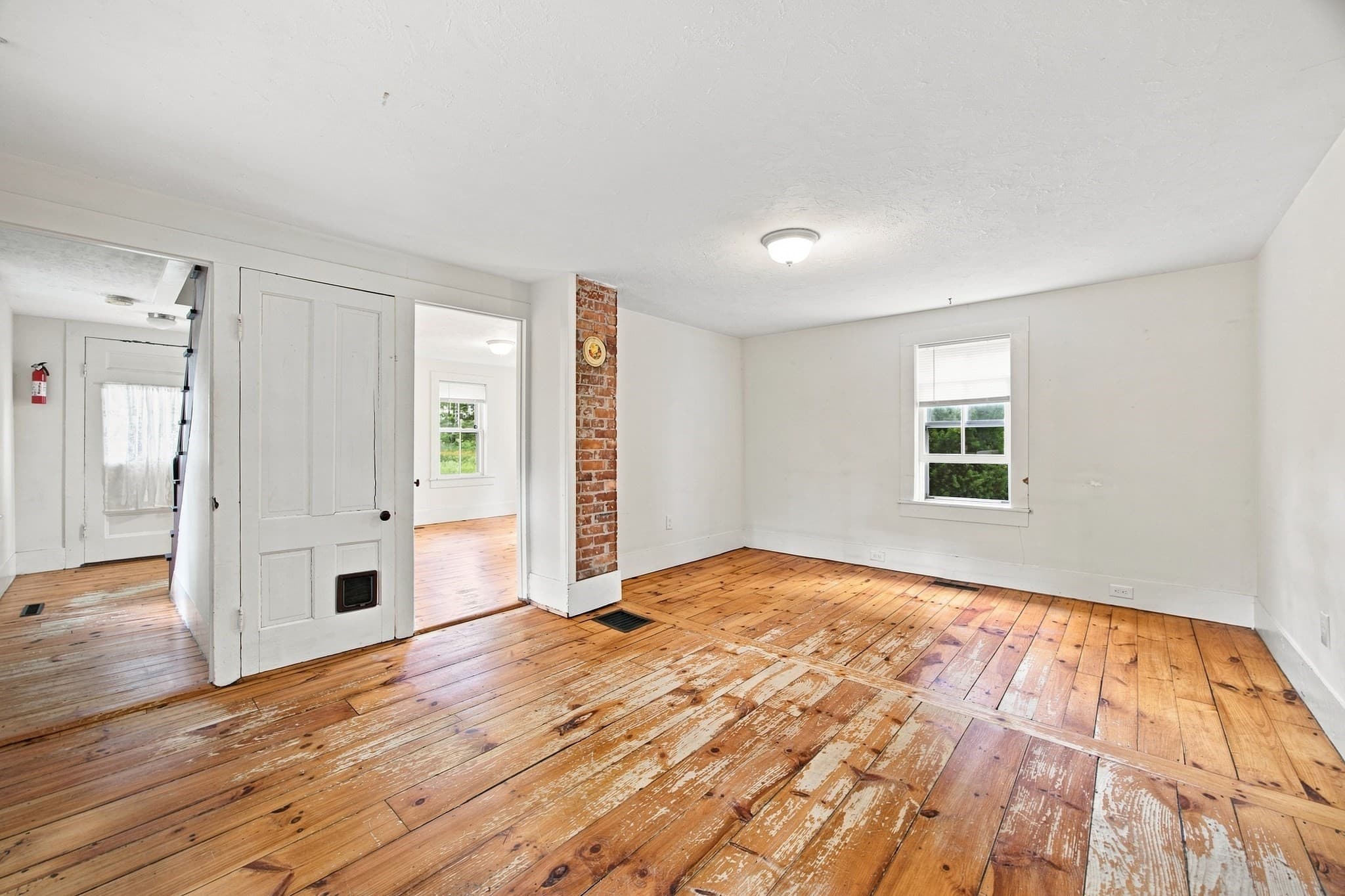 Single Family Residence at 114 Old Amherst Rd, Sunderland MA 01375, photo 9 of 42
