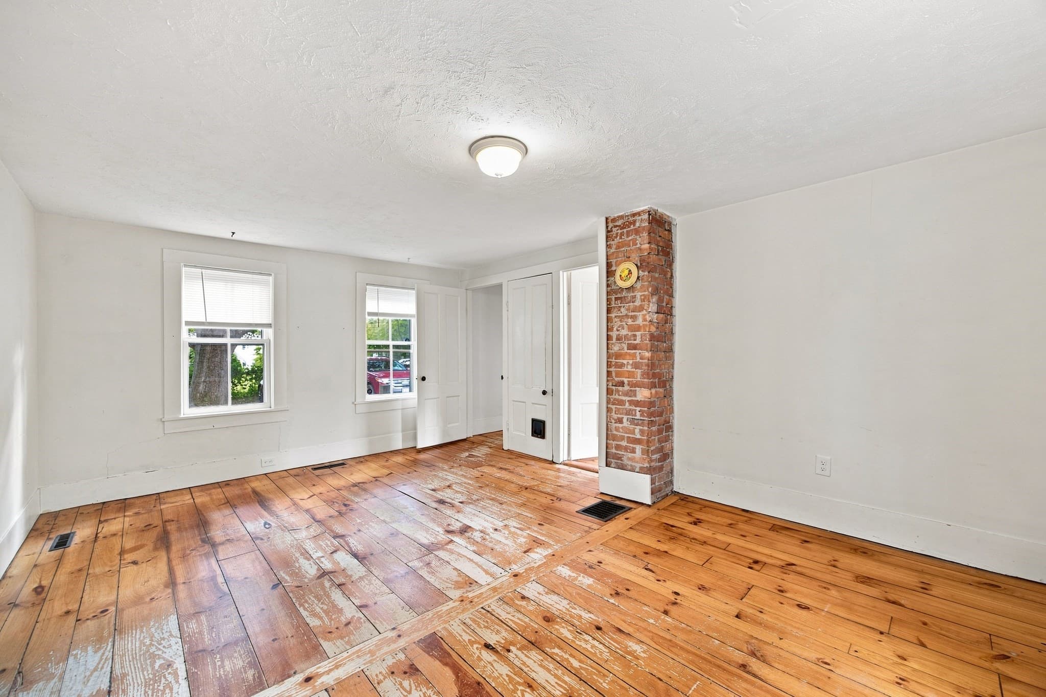 Single Family Residence at 114 Old Amherst Rd, Sunderland MA 01375, photo 10 of 42