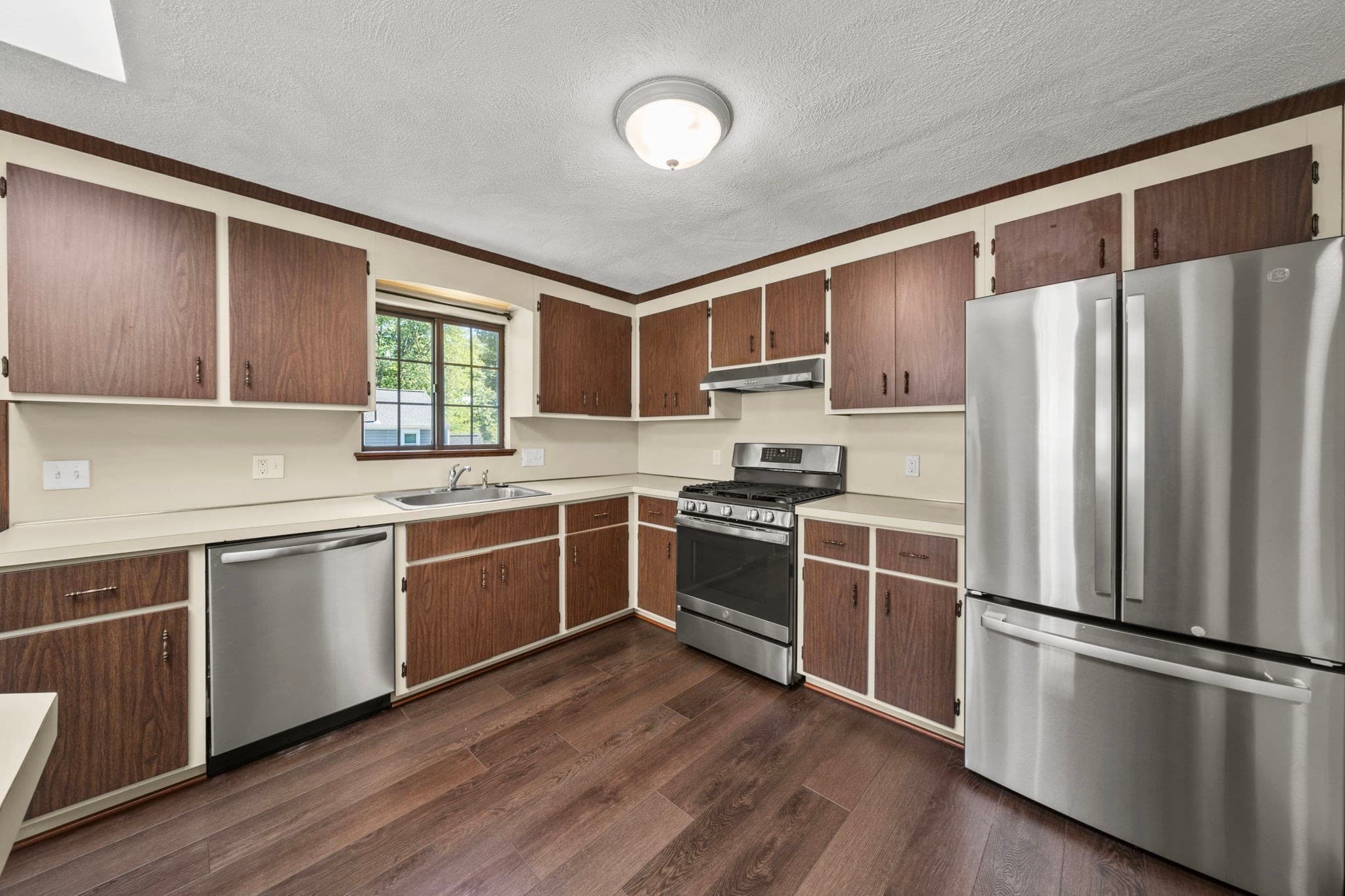 Single Family Residence at 95 Standish Rd, Lynn MA 01904, Lynn, photo 6 of 40
