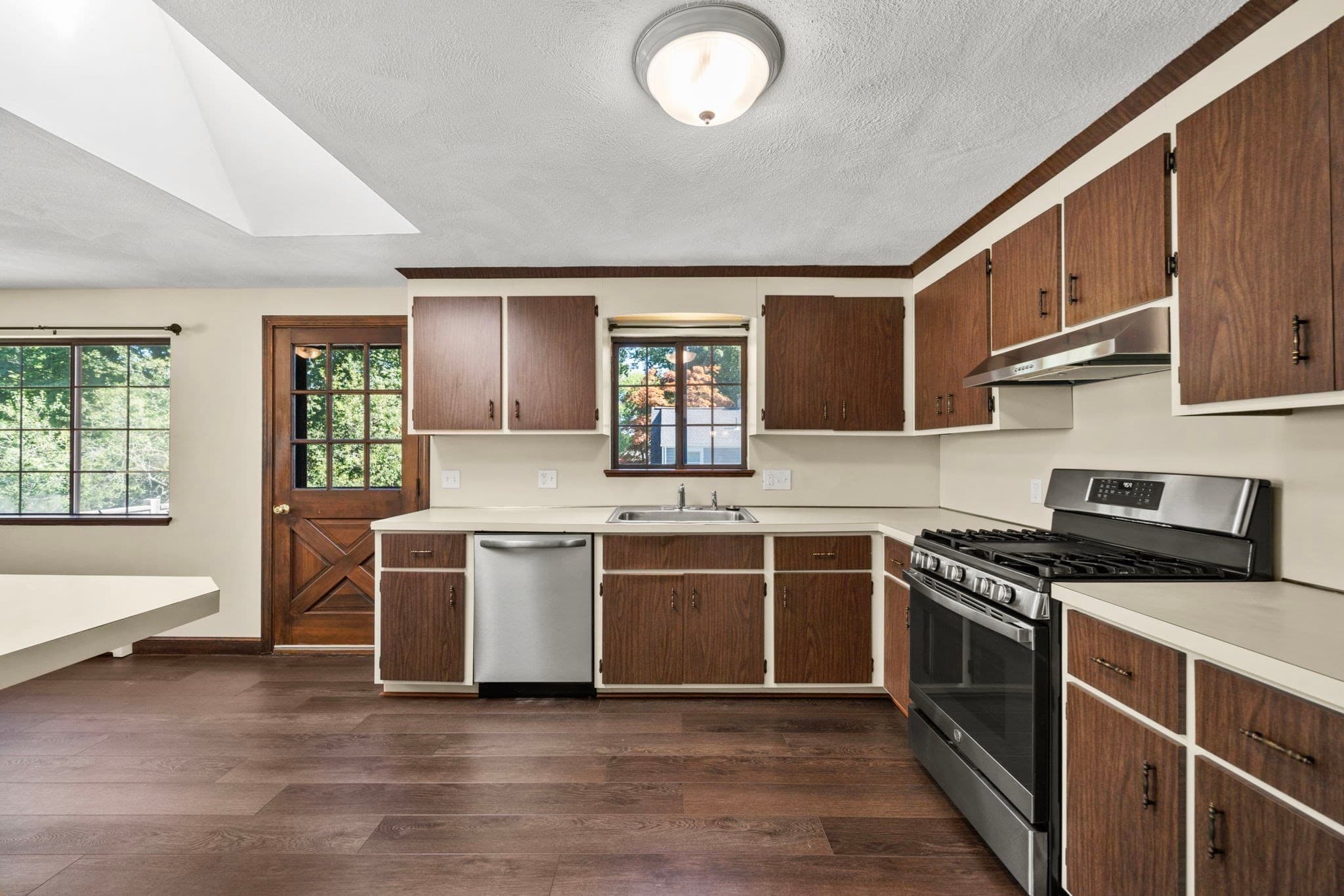 Single Family Residence at 95 Standish Rd, Lynn MA 01904, Lynn, photo 5 of 40
