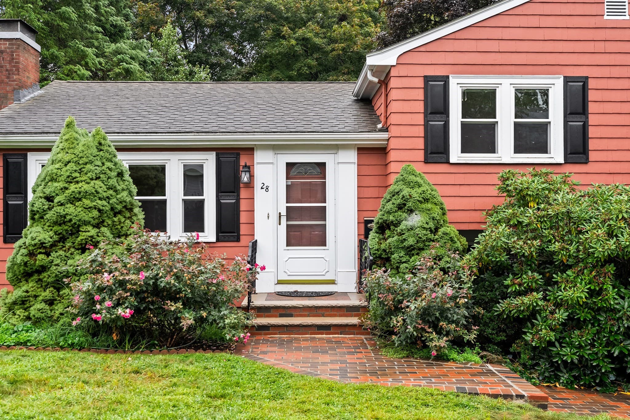 Single Family Residence at 28 Prospect Ave, Arlington MA 02476, Arlington, photo 2 of 40