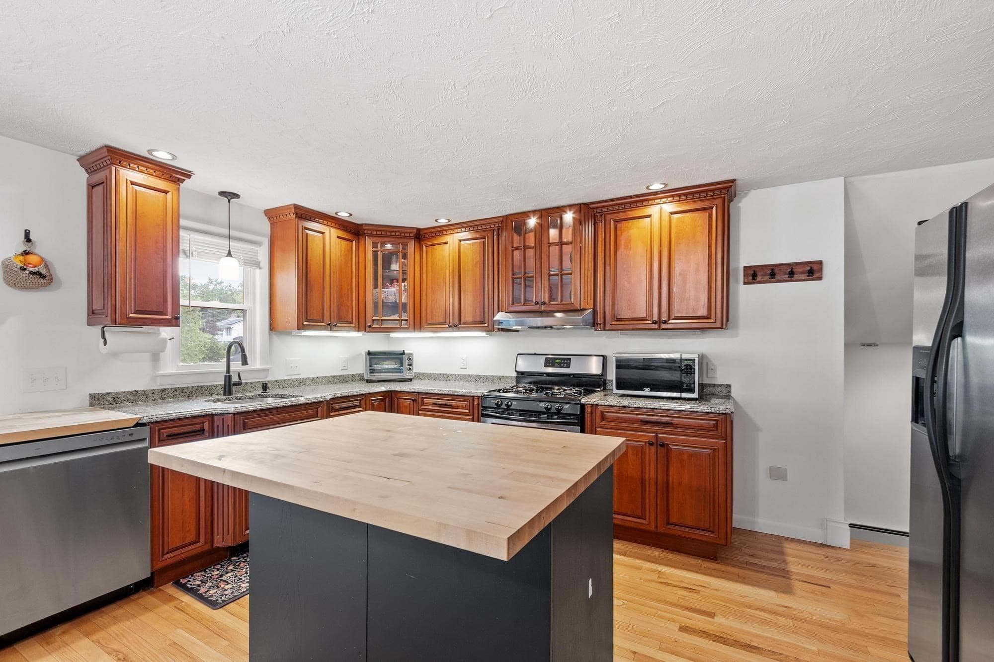 Single Family Residence at 119 Smith St, Leominster MA 01453, Leominster, photo 17 of 42
