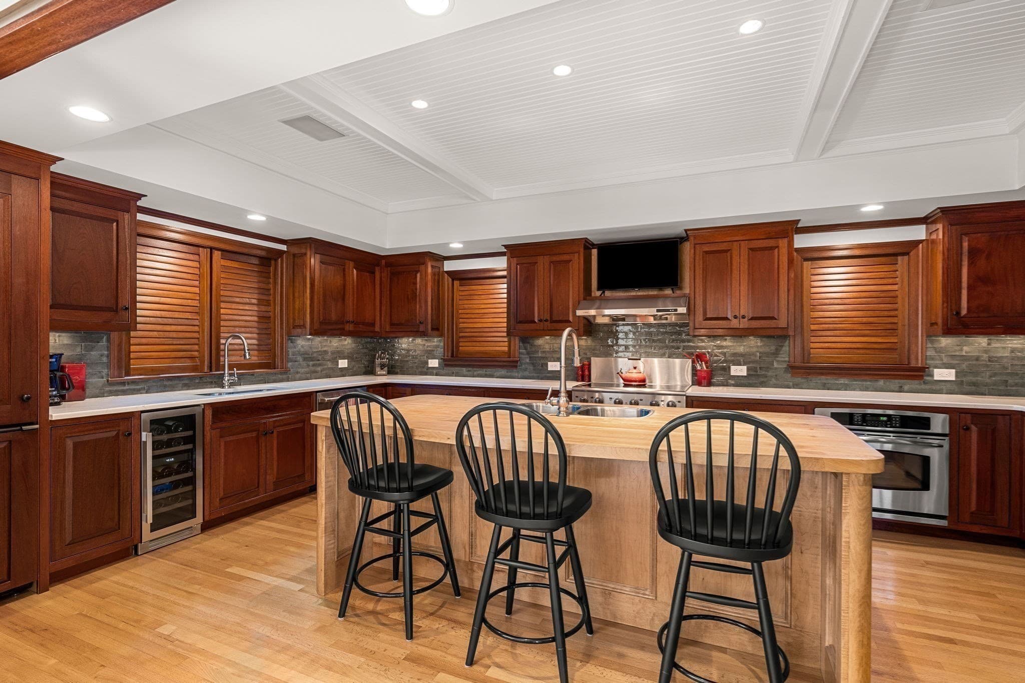 Single Family Residence at 5 Willowdale Rd, Winchester MA 01890, Winchester, photo 9 of 42