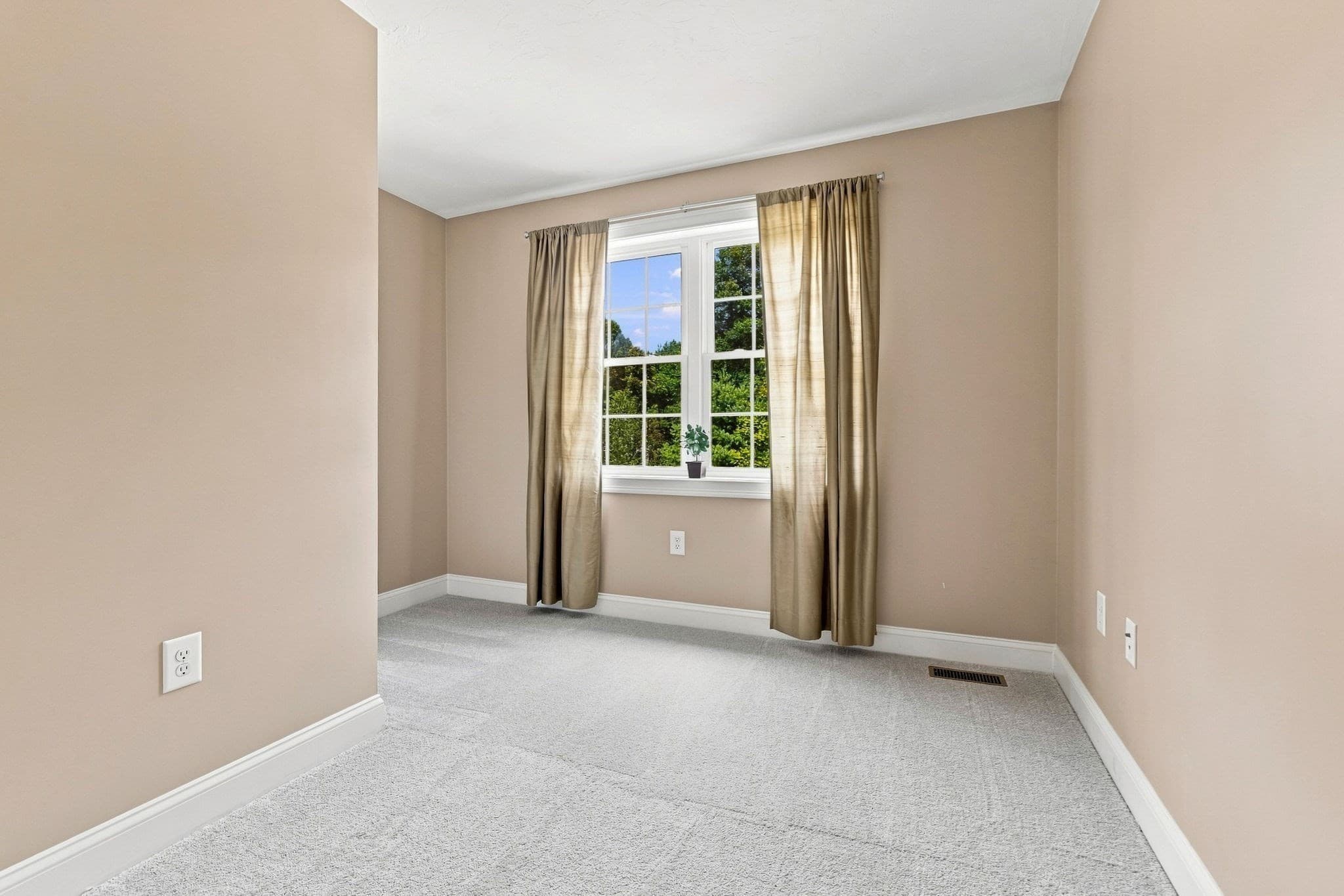 Single Family Residence at 2 Zackney Drive, Billerica MA 01821, Billerica, photo 22 of 42