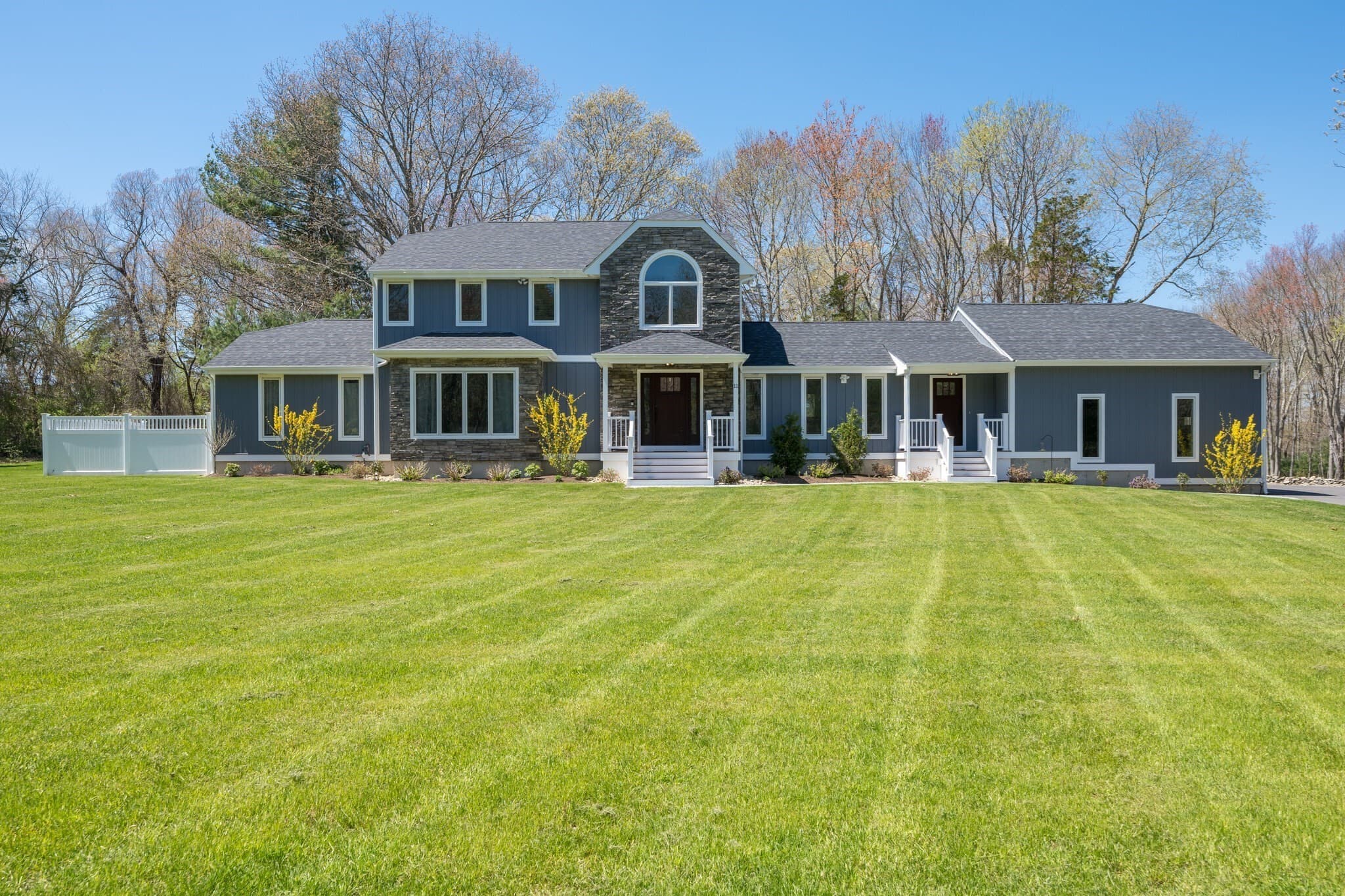 11 Walnut St, Freetown MA 02702