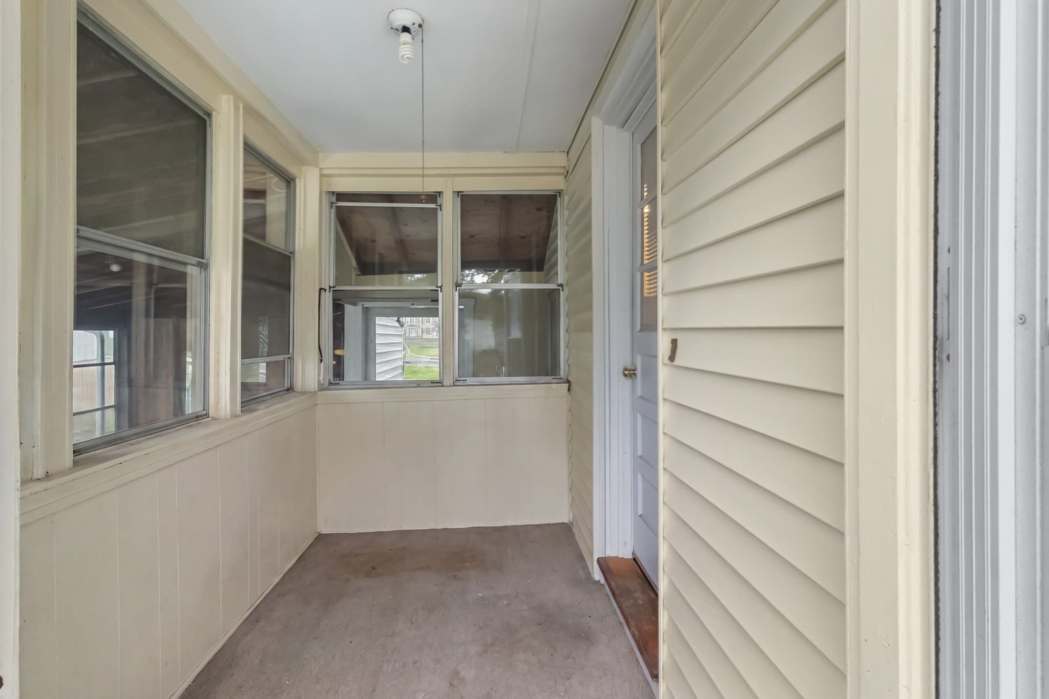 Single Family Residence at 20 Overlook Ave, Shrewsbury MA 01545, Shrewsbury, photo 9 of 36