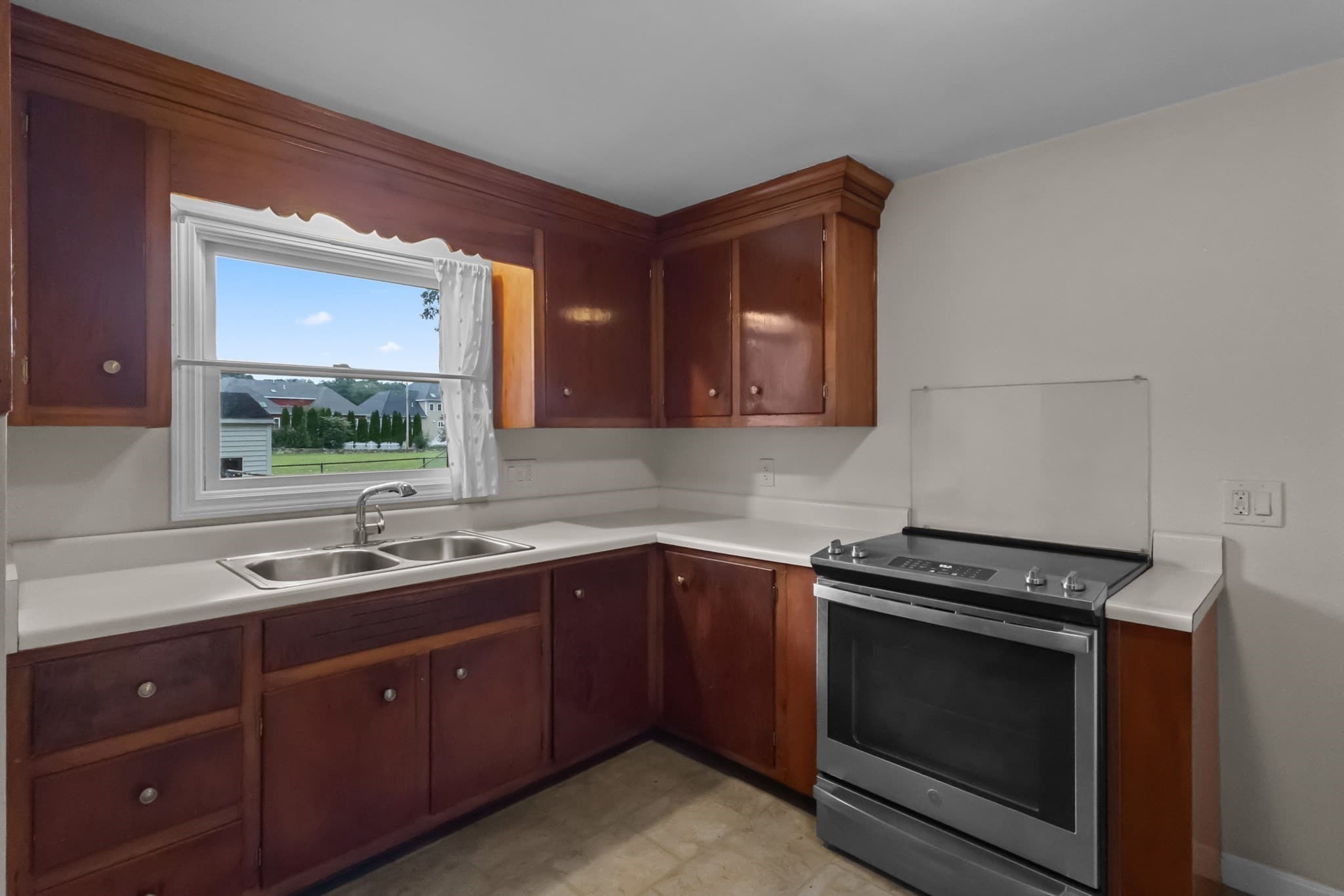 Single Family Residence at 20 Overlook Ave, Shrewsbury MA 01545, Shrewsbury, photo 15 of 36