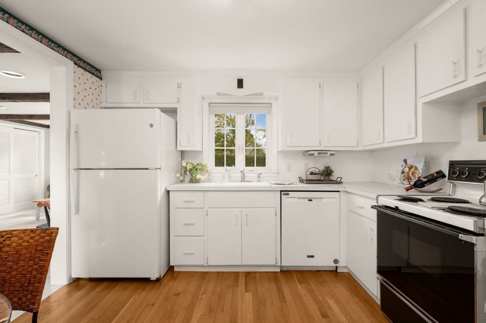 Single Family Residence at 8 Irving St, Danvers MA 01923, Danvers, photo 9 of 42