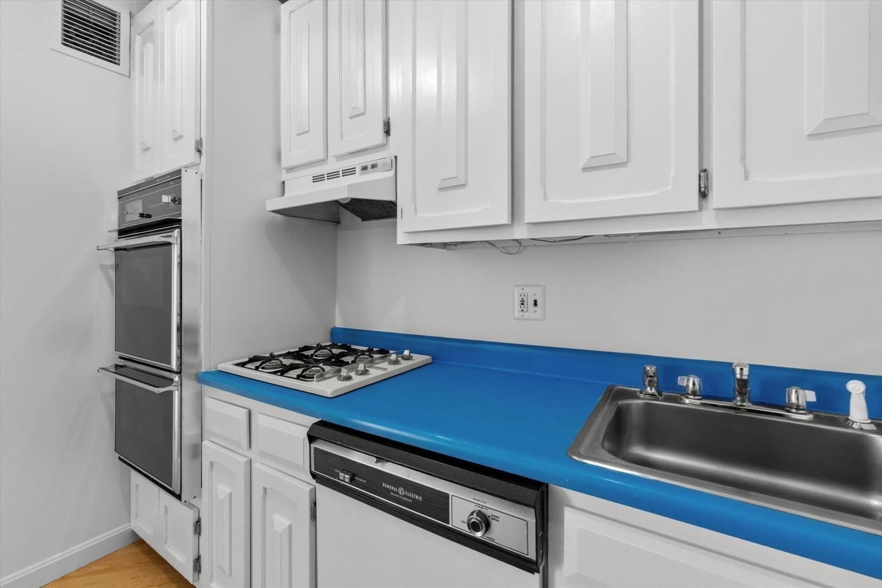 Condominium at 85 E India Row # 23D, Boston MA 02110, photo 13 of 28