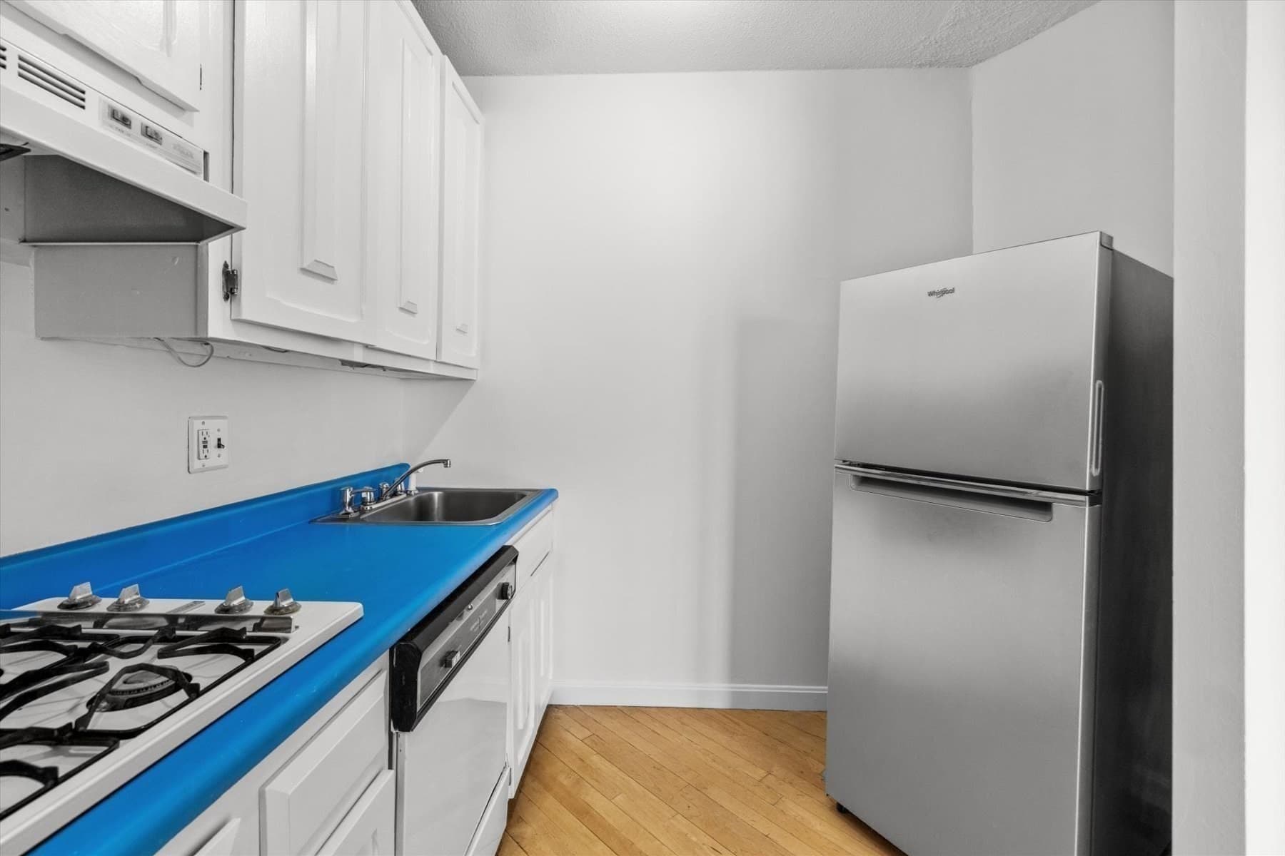 Condominium at 85 E India Row # 23D, Boston MA 02110, photo 12 of 28
