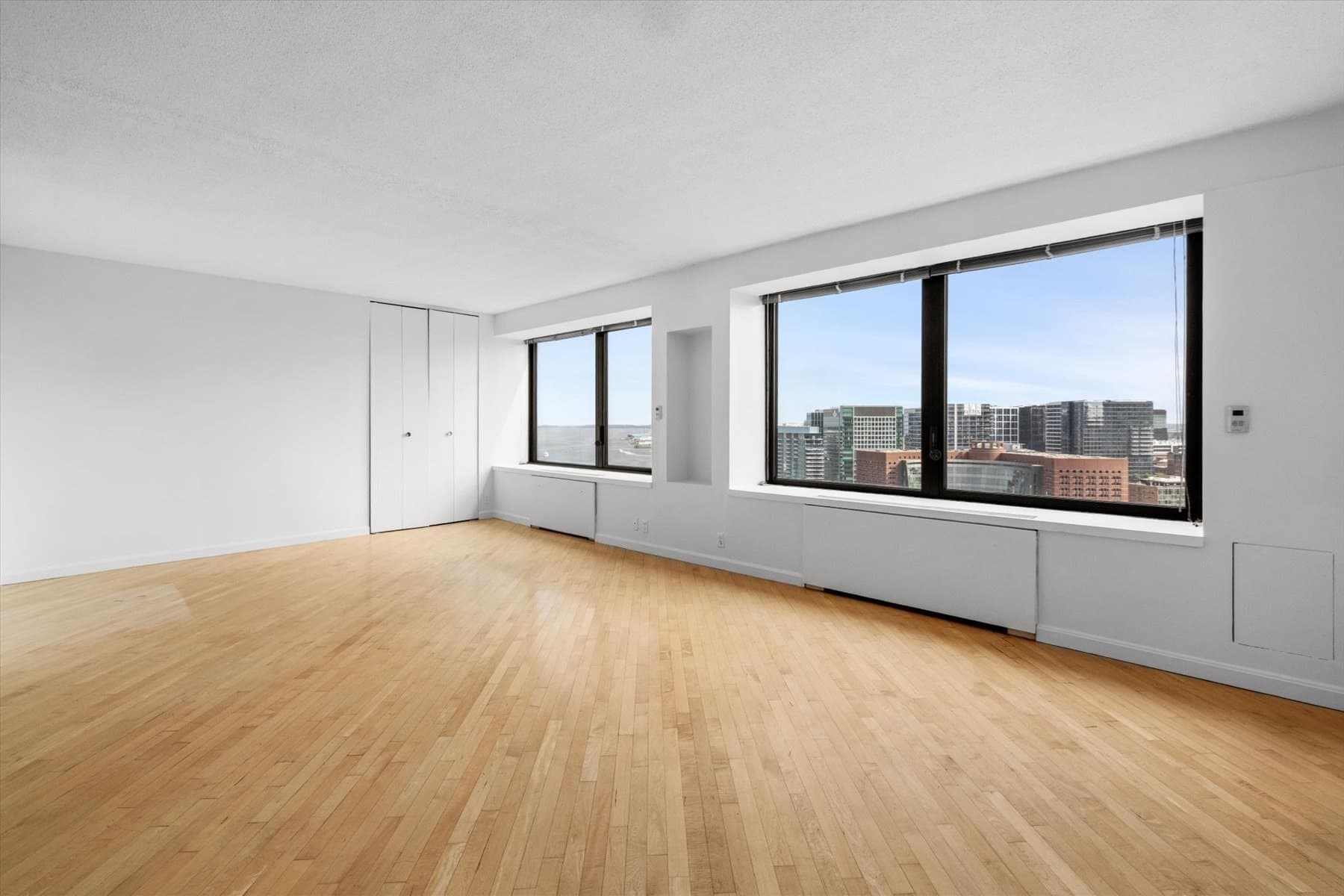 Condominium at 85 E India Row # 23D, Boston MA 02110, photo 3 of 28