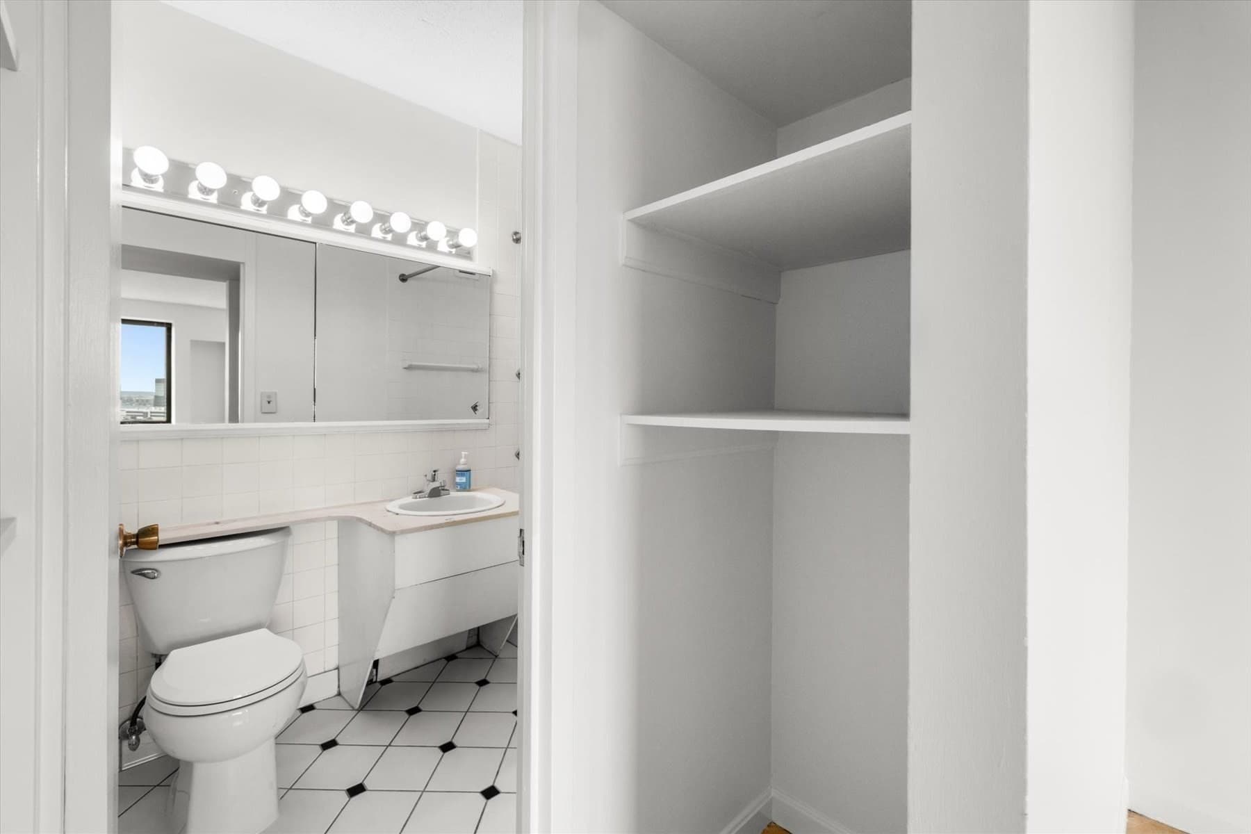 Condominium at 85 E India Row # 23D, Boston MA 02110, photo 15 of 28