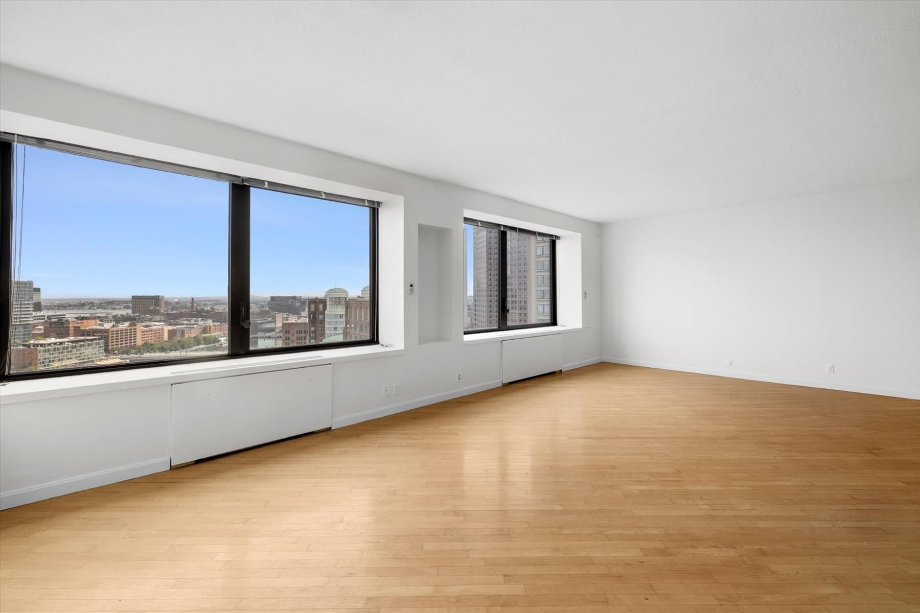 Condominium at 85 E India Row # 23D, Boston MA 02110, photo 4 of 28